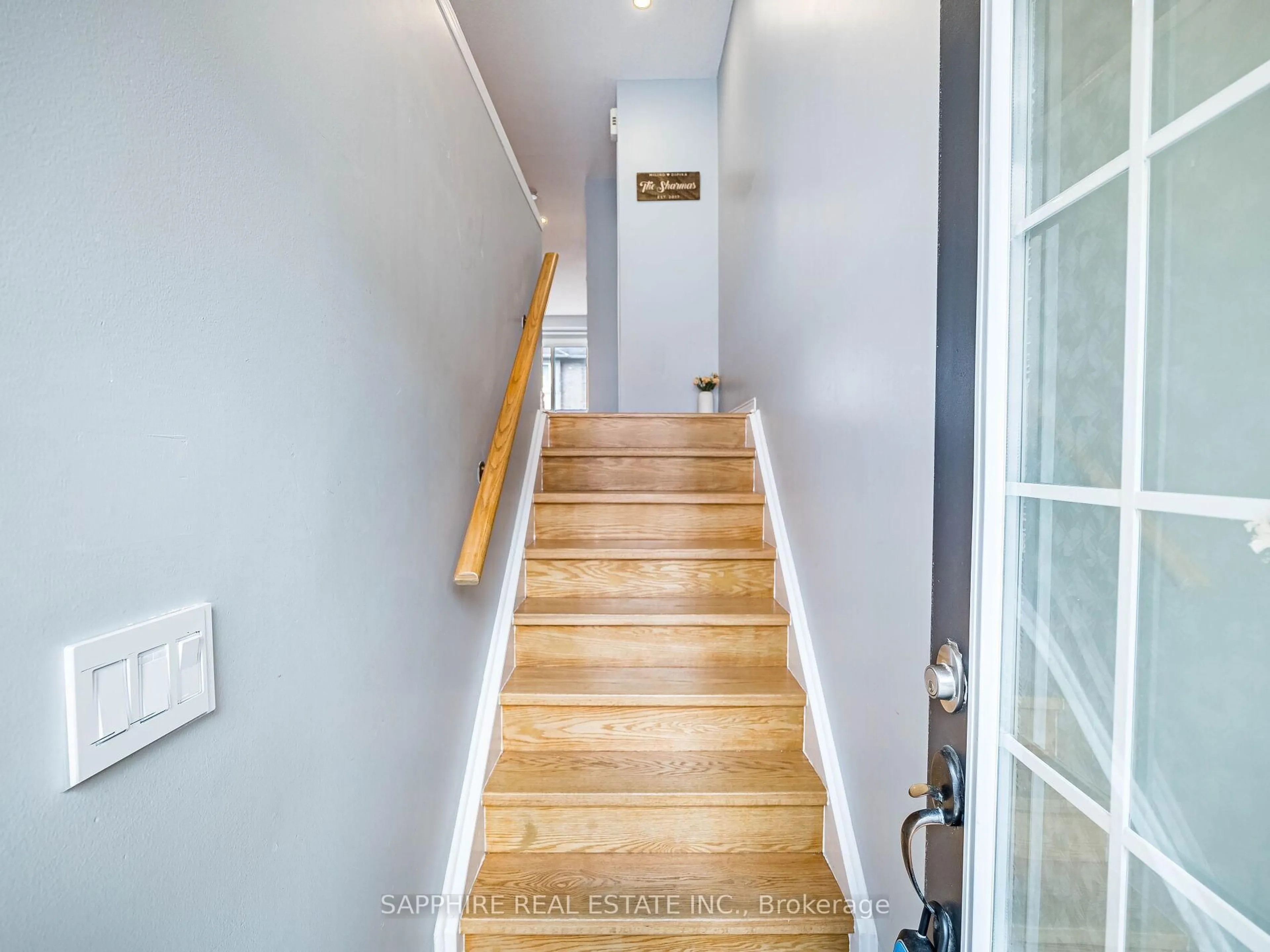 Unknown for 3255 Redpath Circ, Mississauga Ontario L5N 8R3
