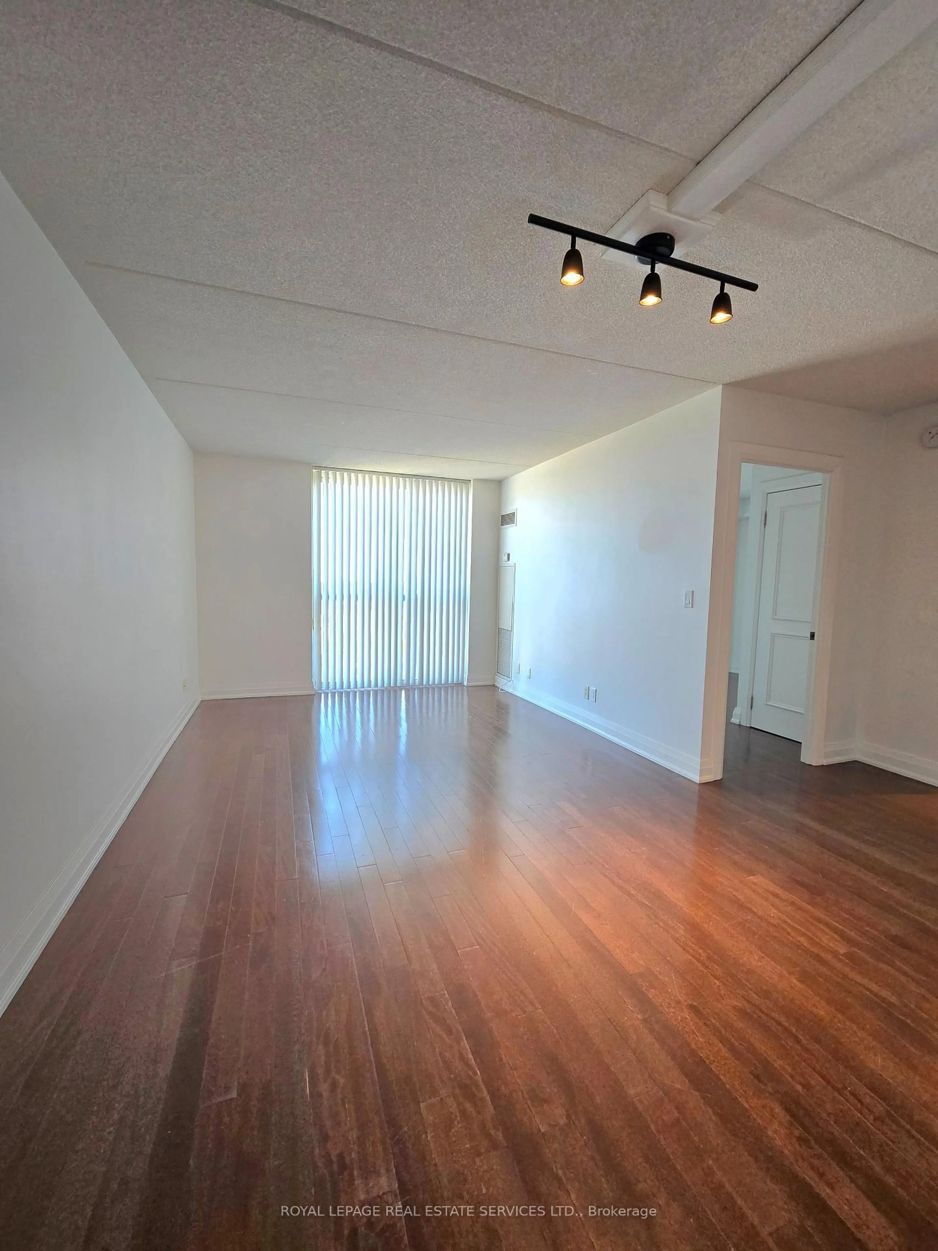A pic of a room for 2737 Keele St #710, Toronto Ontario M3M 2E9