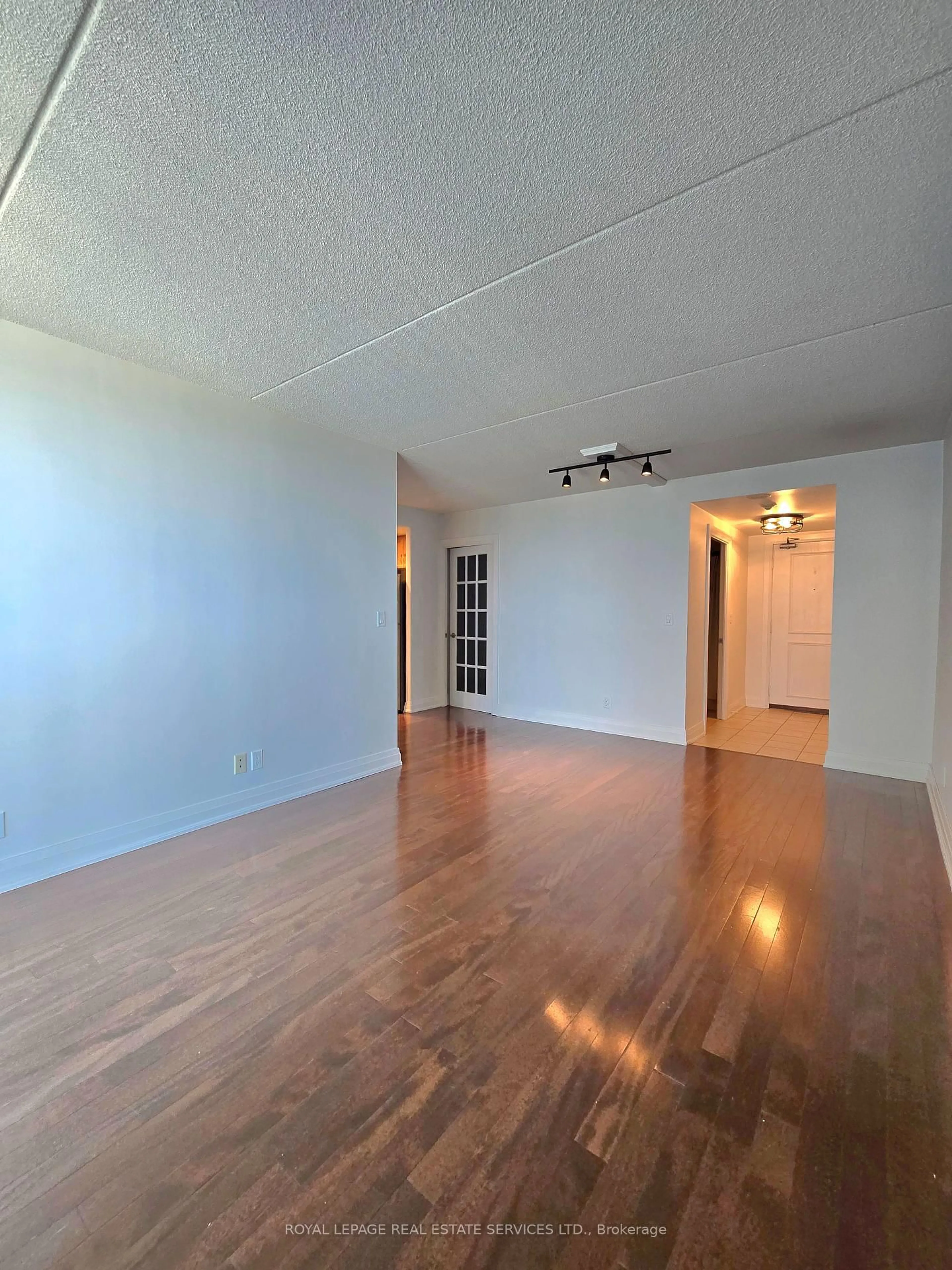 A pic of a room for 2737 Keele St #710, Toronto Ontario M3M 2E9
