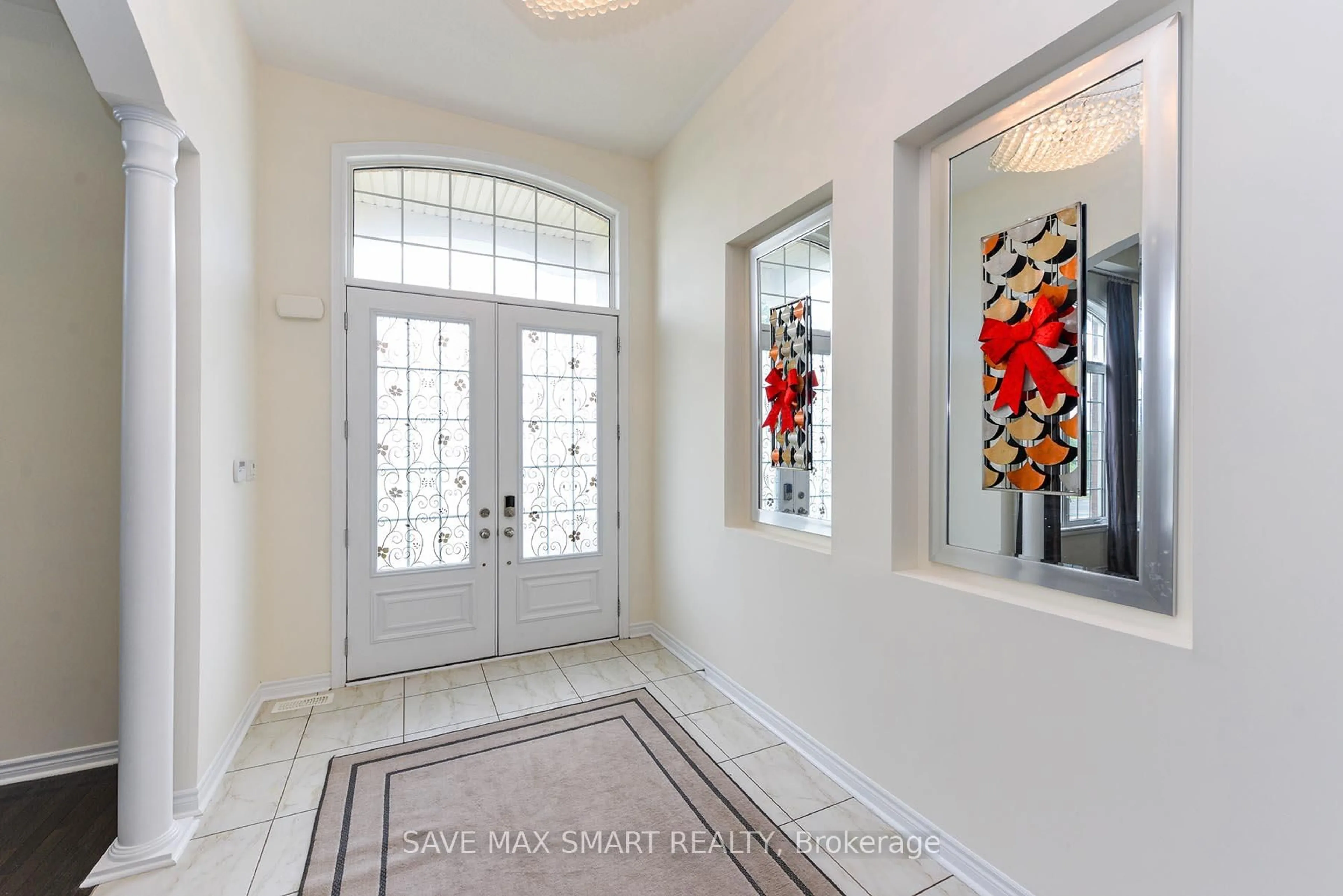 Indoor entryway for 13 Royal west Dr, Brampton Ontario L6X 2X3
