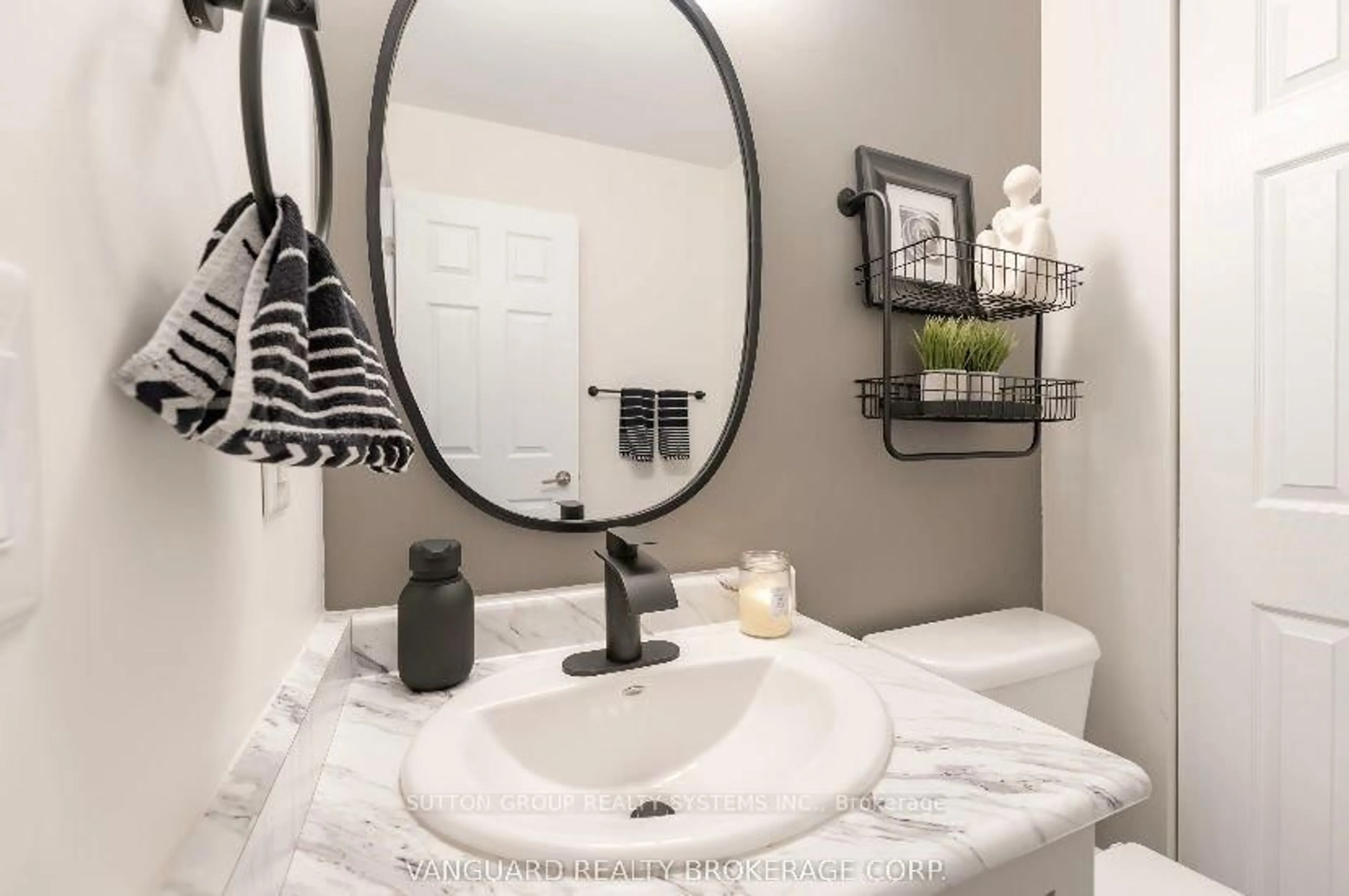 Contemporary bathroom, ceramic/tile floor for 6 Bicknell Ave #11, Toronto Ontario M6M 0B4