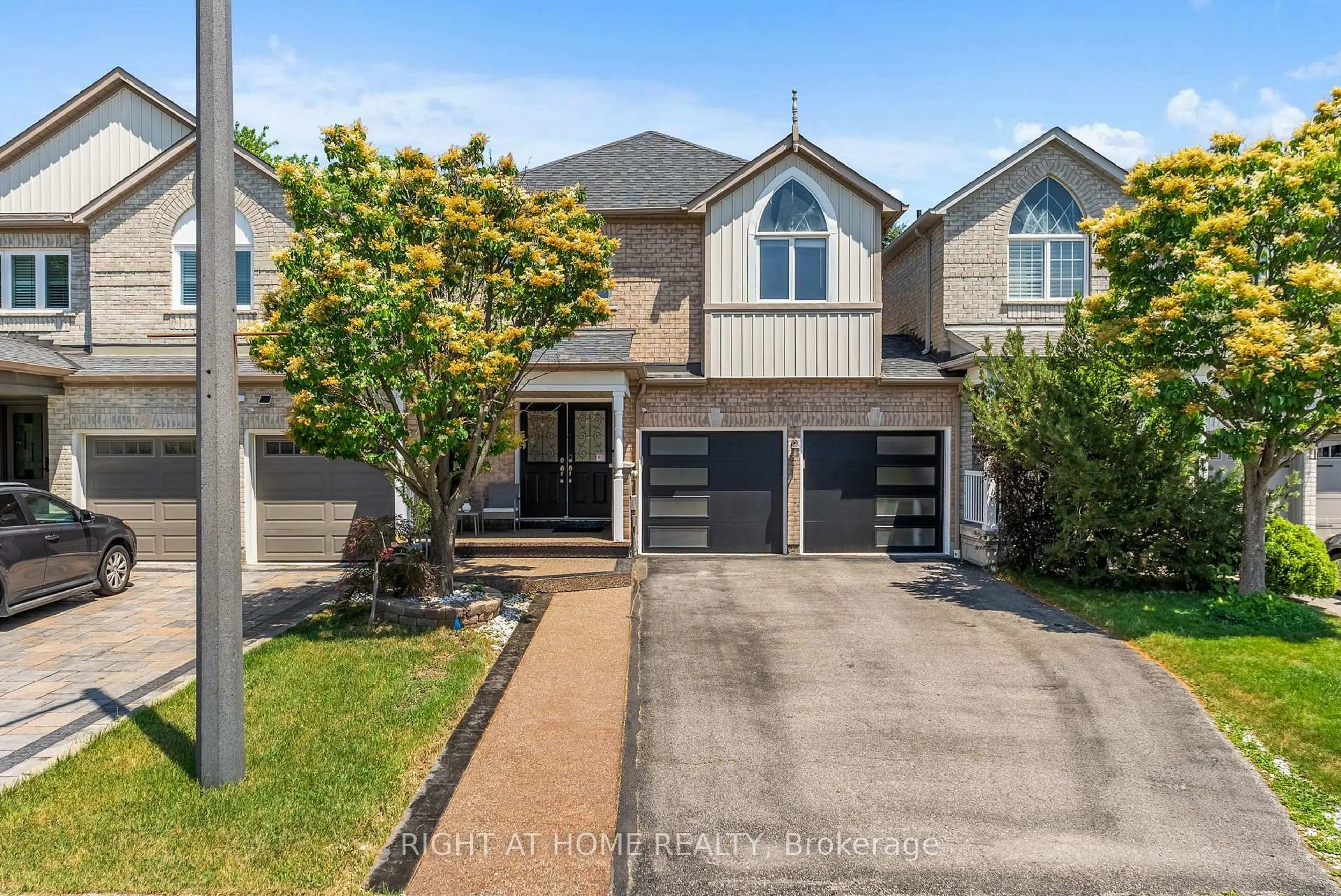 Unknown for 7229 Pallett Crt, Mississauga Ontario L5N 8E5