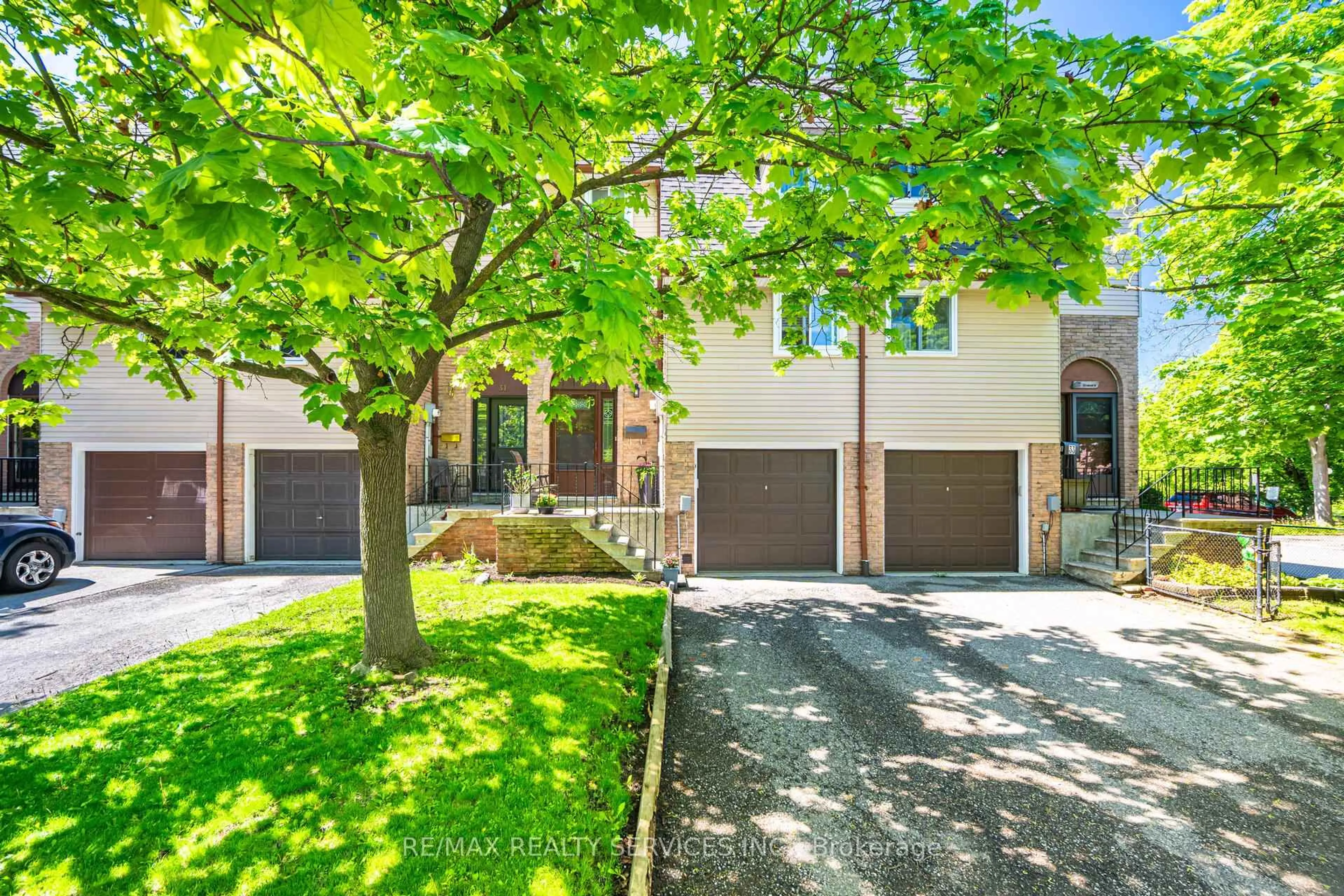 Unknown for 32 Rosset Cres, Brampton Ontario L6X 2R3