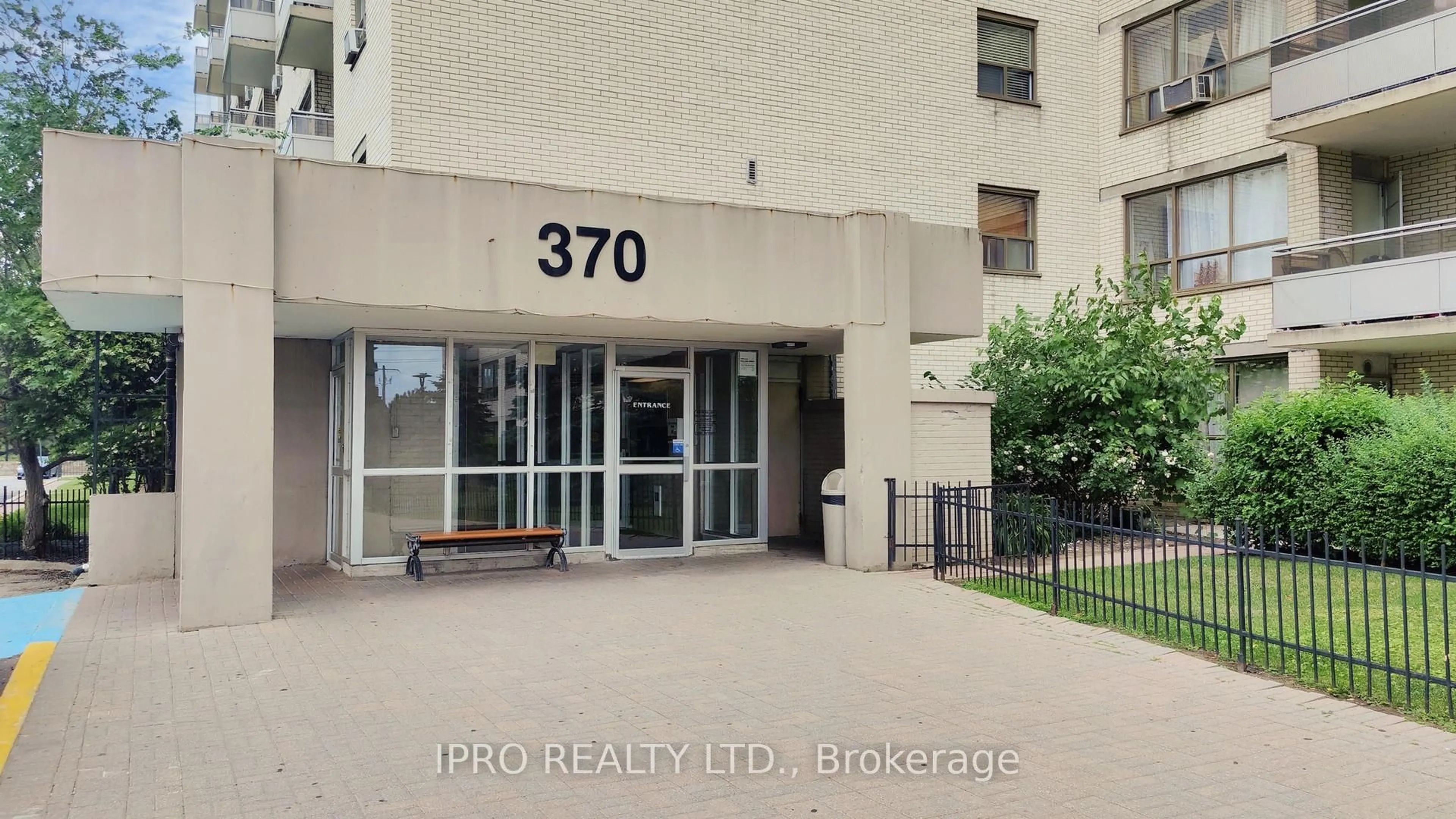 Unknown for 370 Dixon Rd #712, Toronto Ontario M9R 1T2