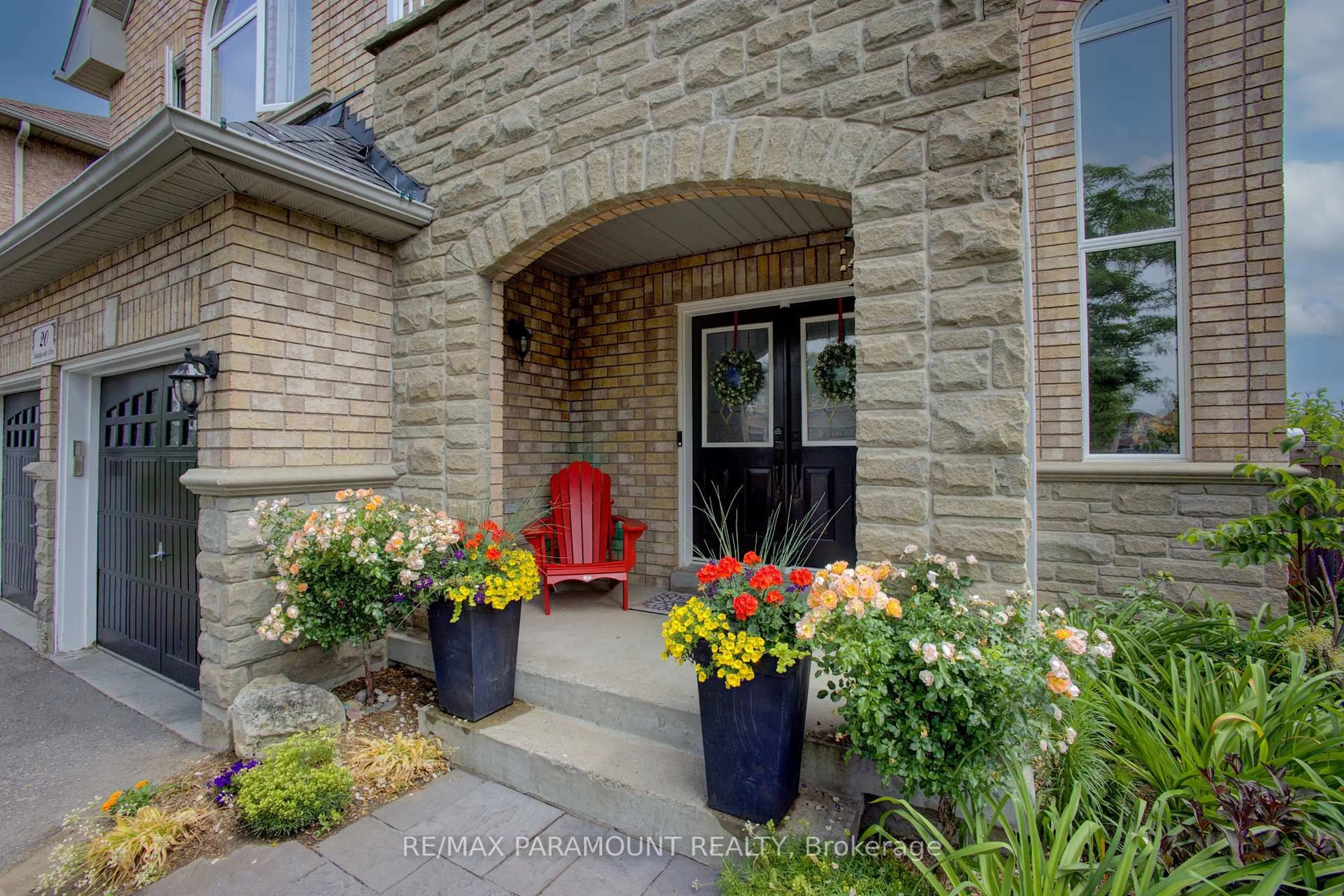Unknown for 20 Sandyside Cres, Brampton Ontario L7A 3P8
