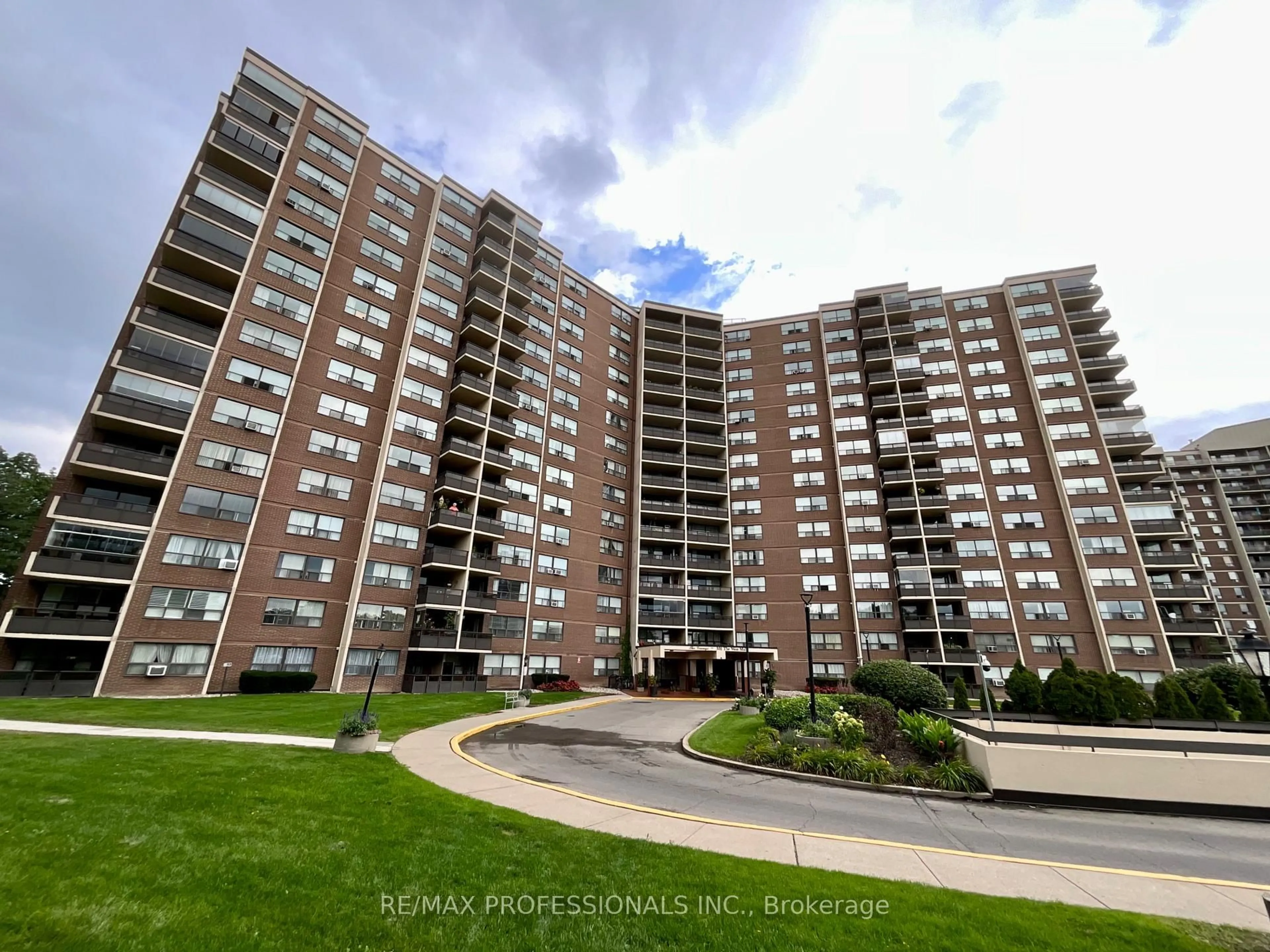 Unknown for 551 The West Mall #1622, Toronto Ontario M9C 1G7