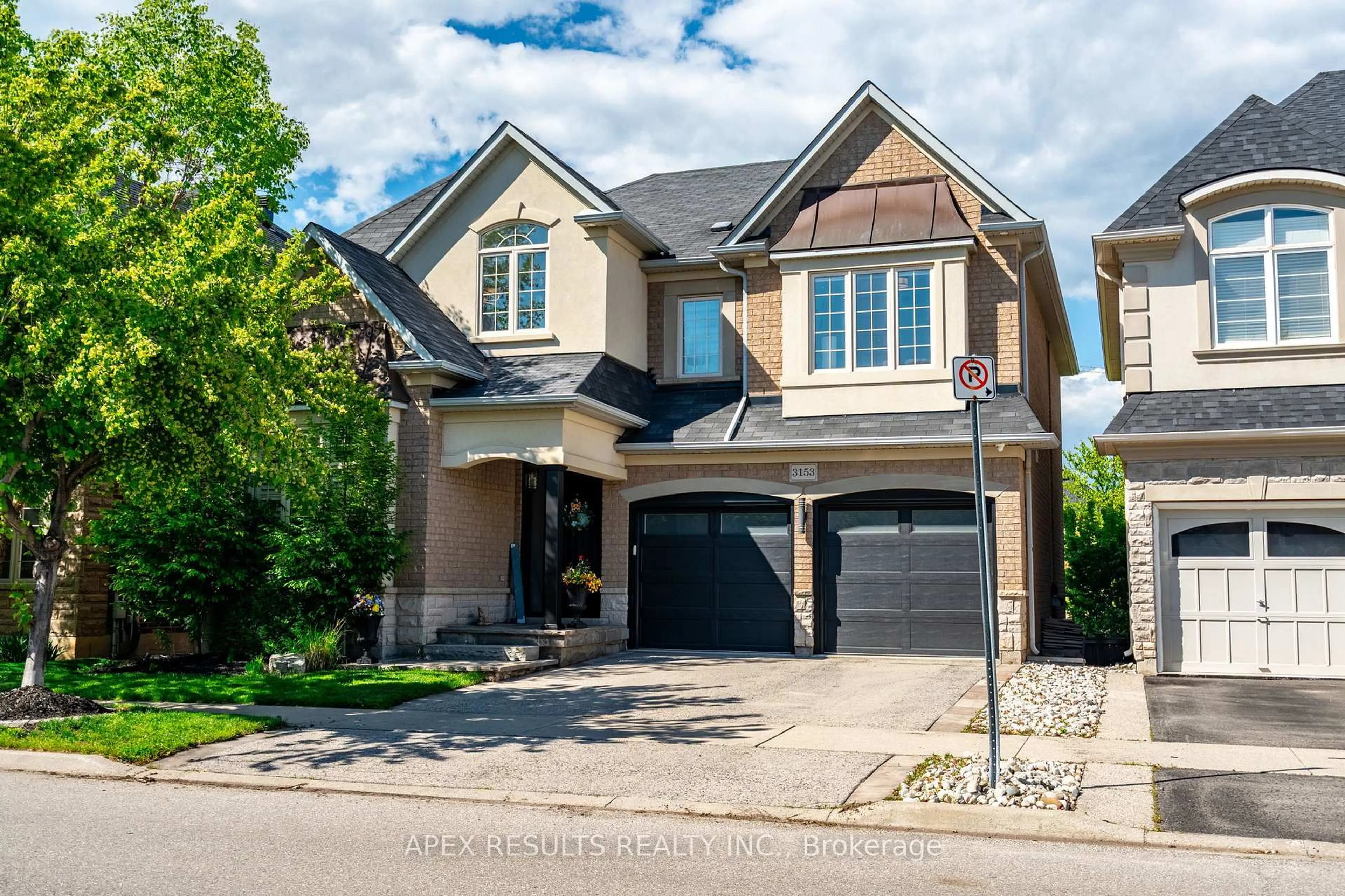 Home with brick exterior material, street for 3153 Ferguson Dr, Burlington Ontario L7M 0G3