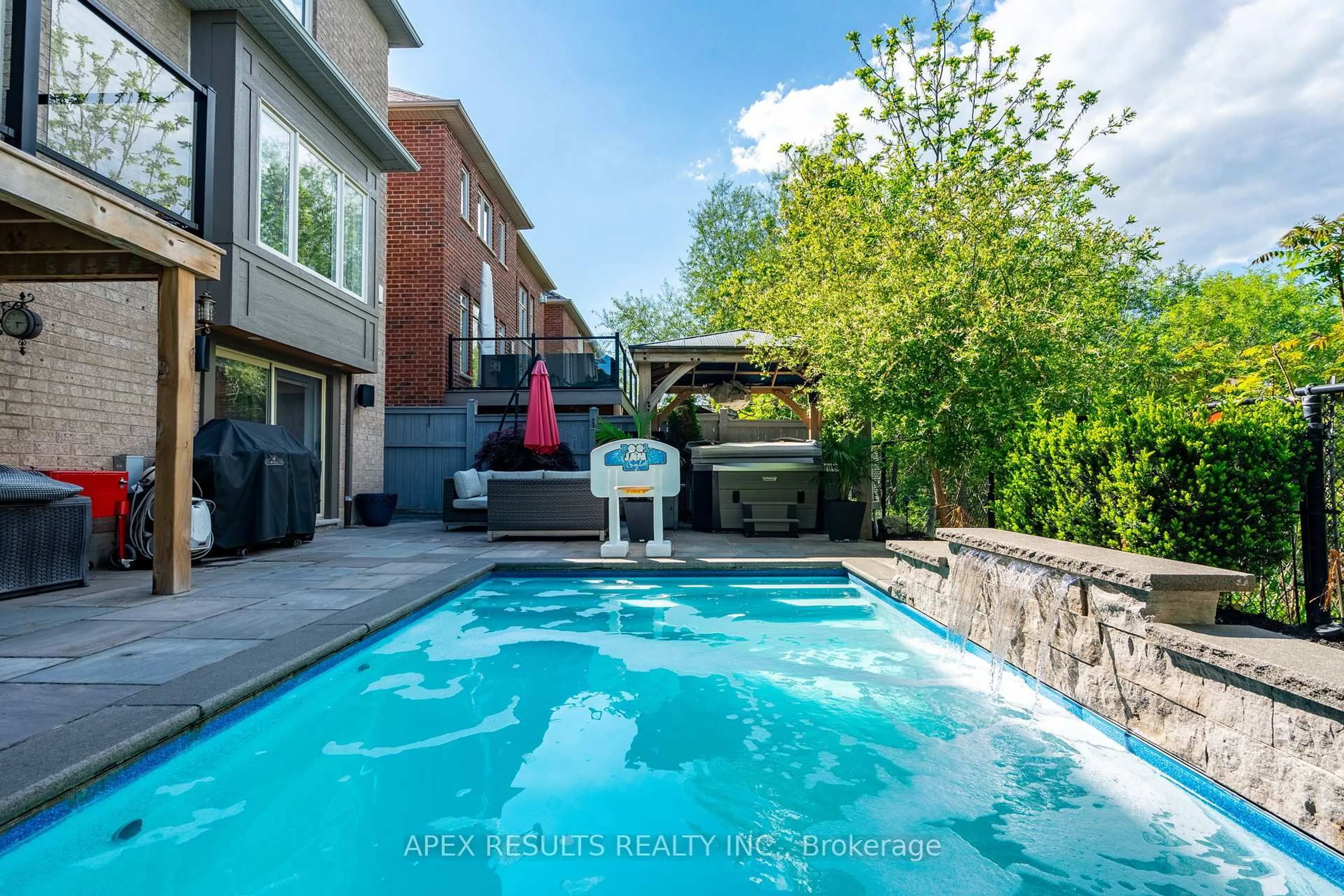 Pool for 3153 Ferguson Dr, Burlington Ontario L7M 0G3