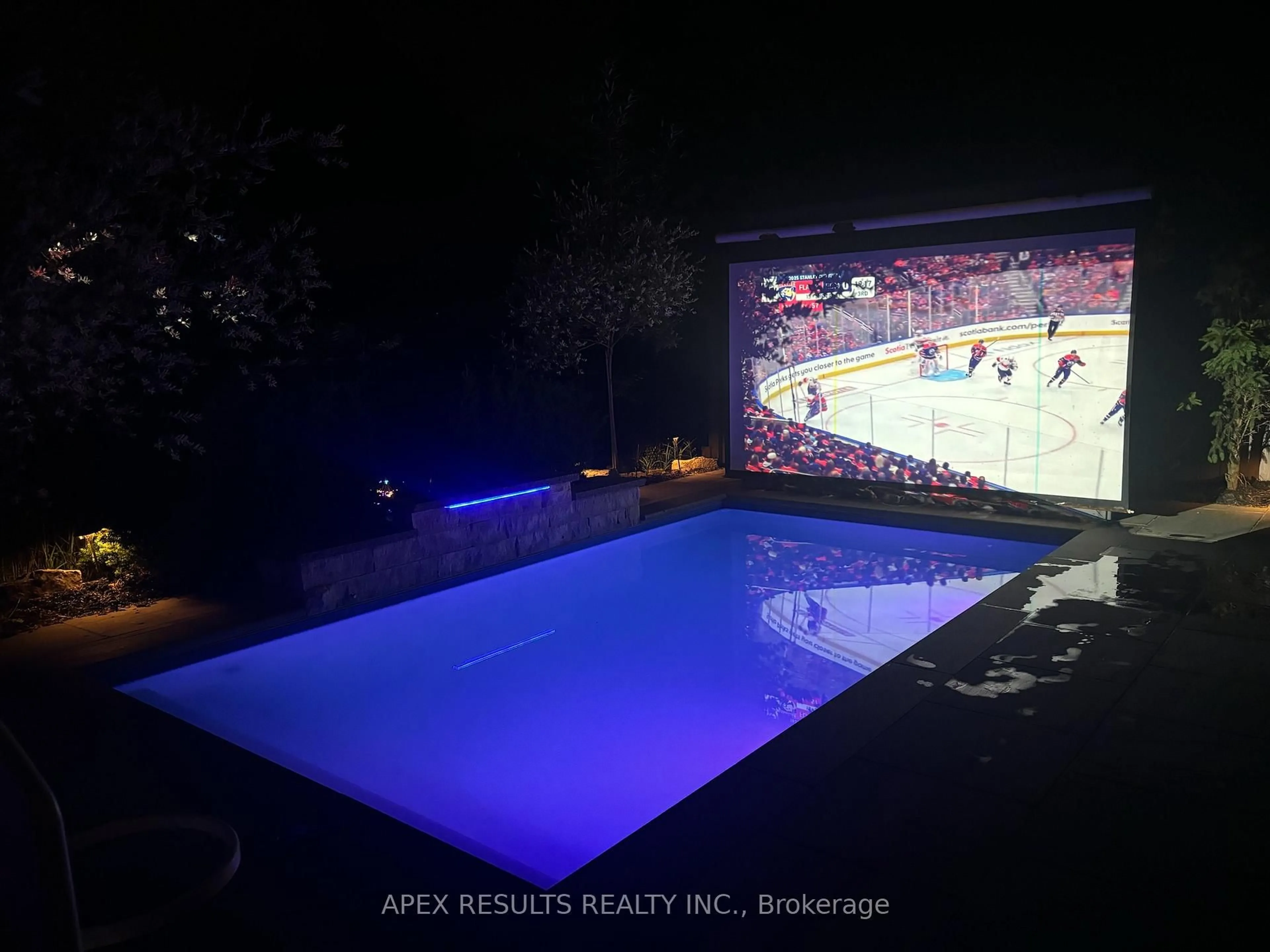 Home theater for 3153 Ferguson Dr, Burlington Ontario L7M 0G3