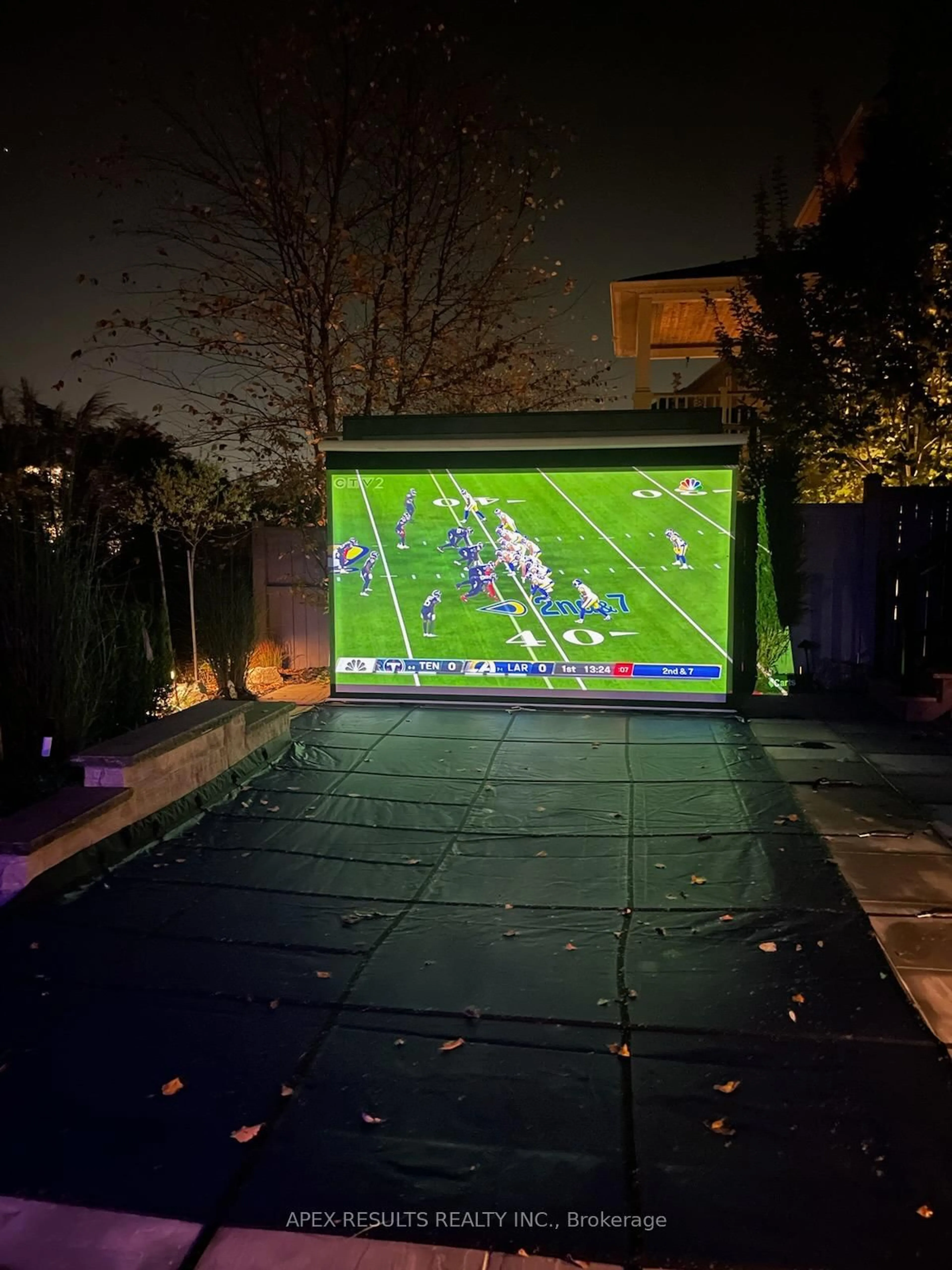 Home theater for 3153 Ferguson Dr, Burlington Ontario L7M 0G3