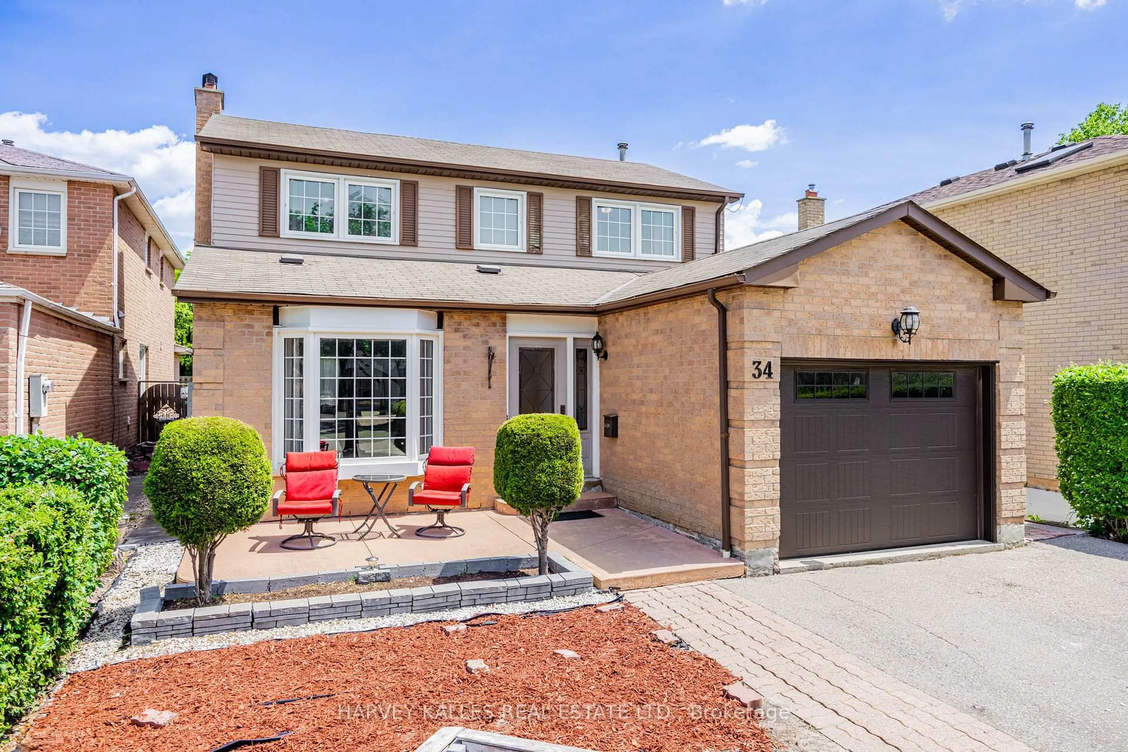 Home with brick exterior material, street for 34 Greendust Crt, Brampton Ontario L6S 5K2