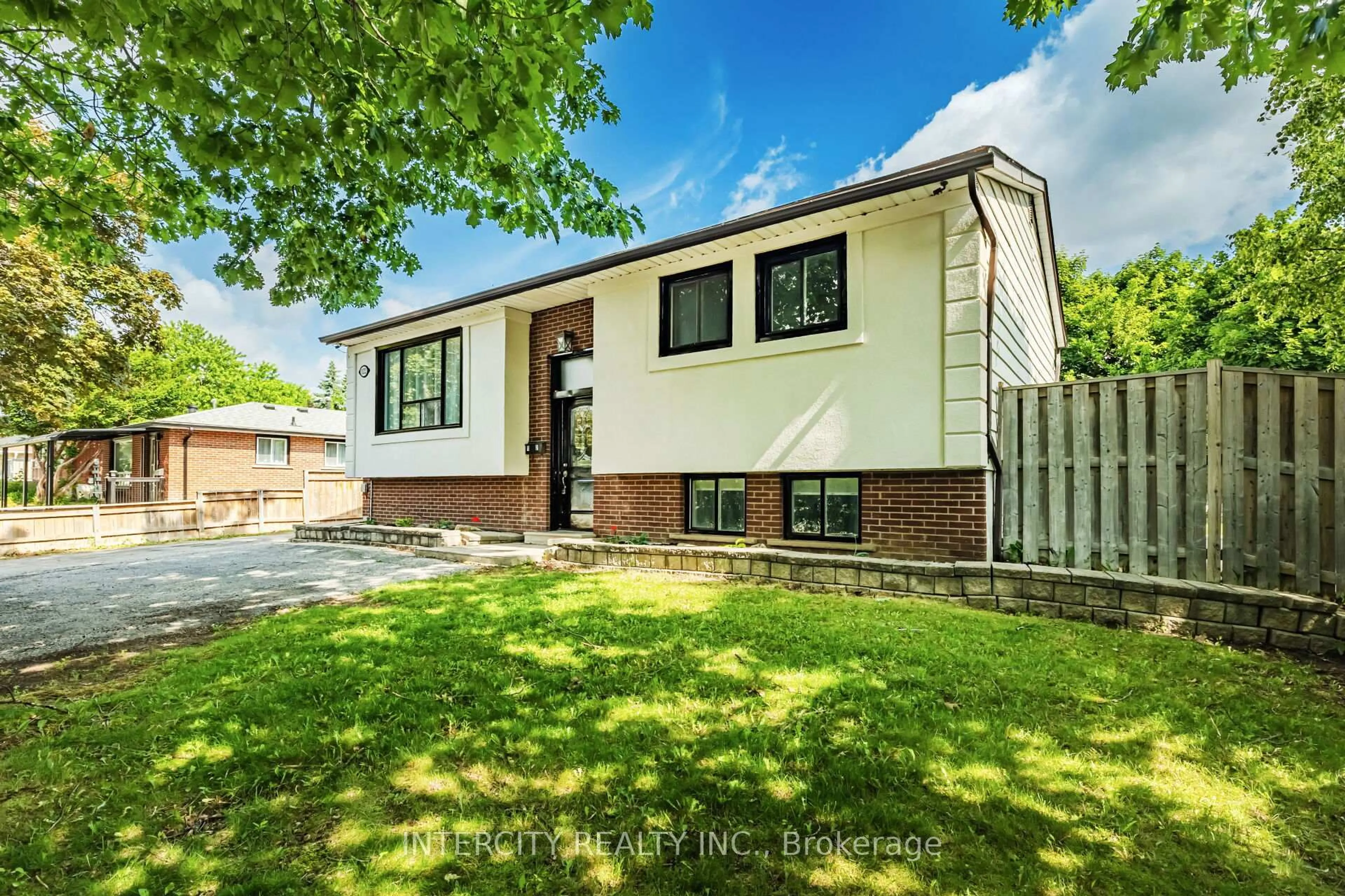 Home with brick exterior material, street for 122 Rutherford Rd, Brampton Ontario L6V 2J5