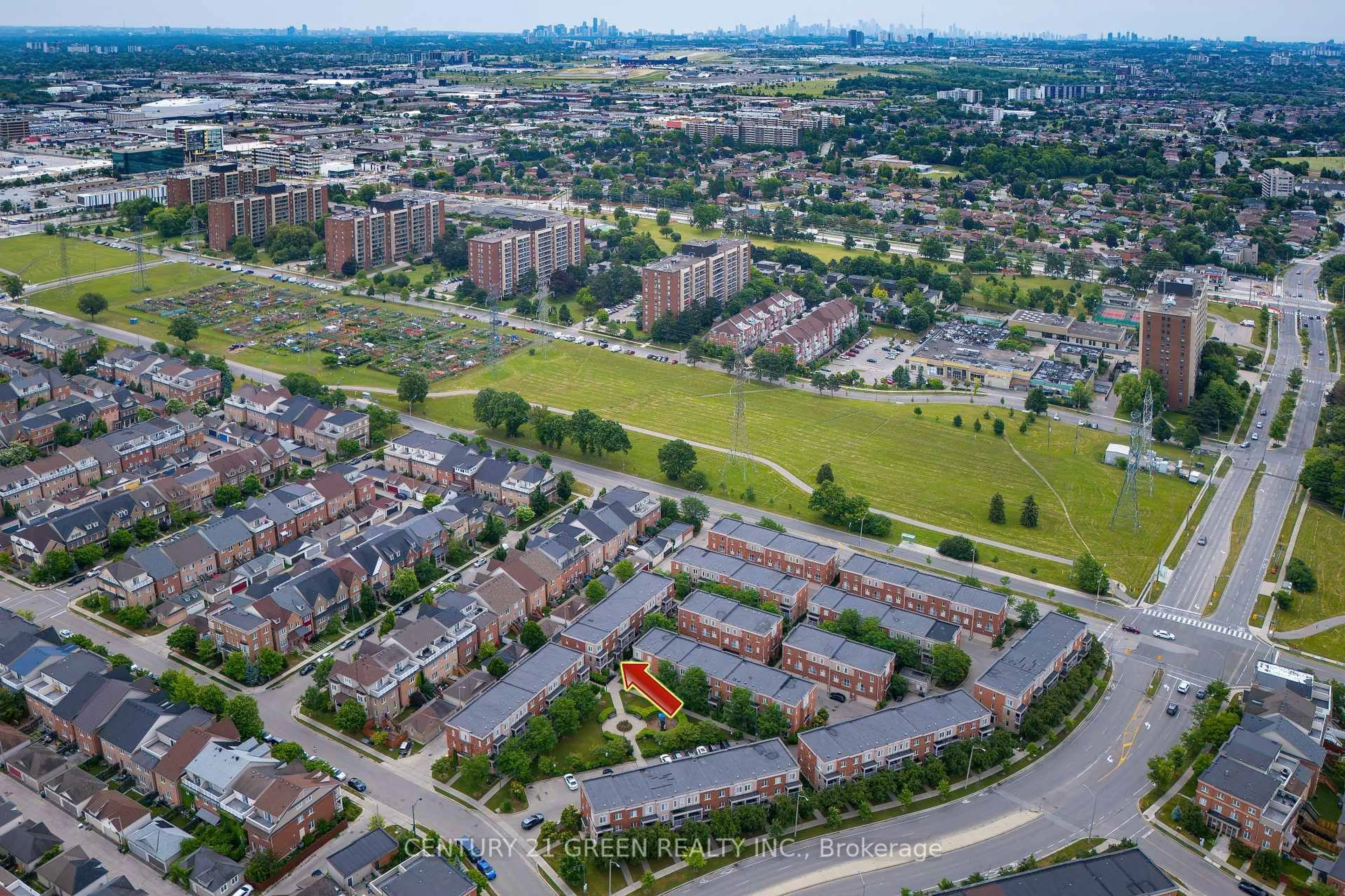A pic from outside/outdoor area/front of a property/back of a property/a pic from drone, street for 365 Murray Ross Pkwy #29, Toronto Ontario M3J 3T7