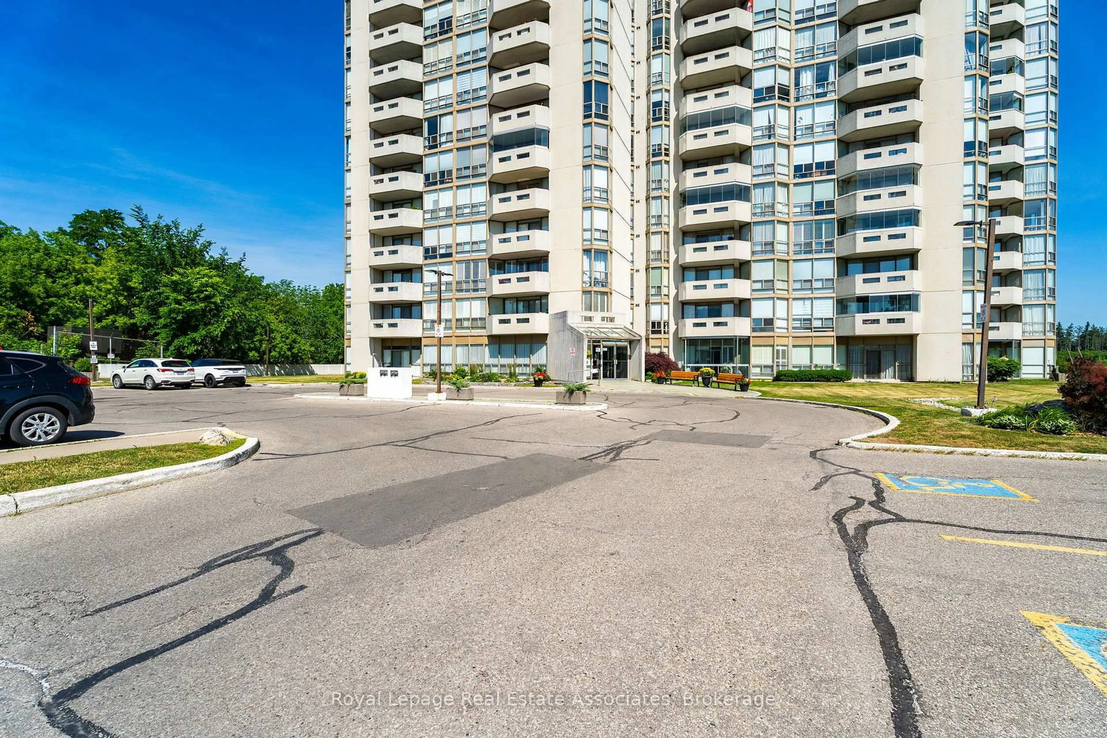 Unknown for 20 McFarlane Dr #708, Halton Hills Ontario L7G 5J8