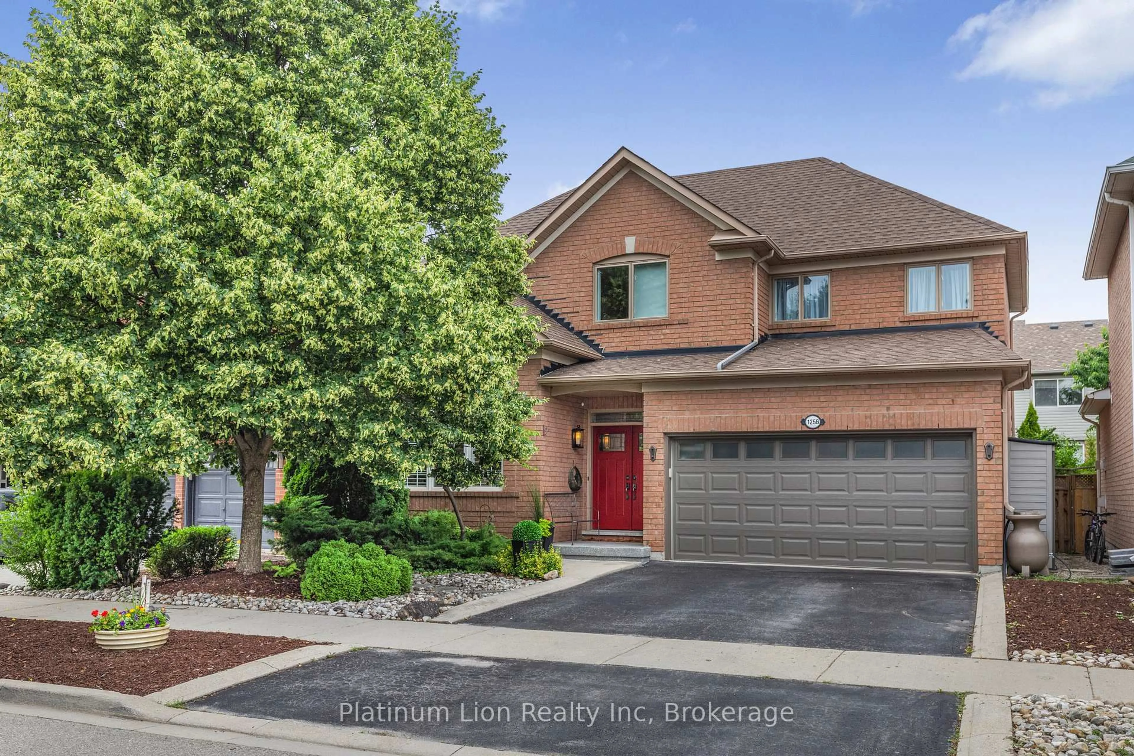 Home with brick exterior material, street for 1256 Roundwood Cres, Oakville Ontario L6M 4A3