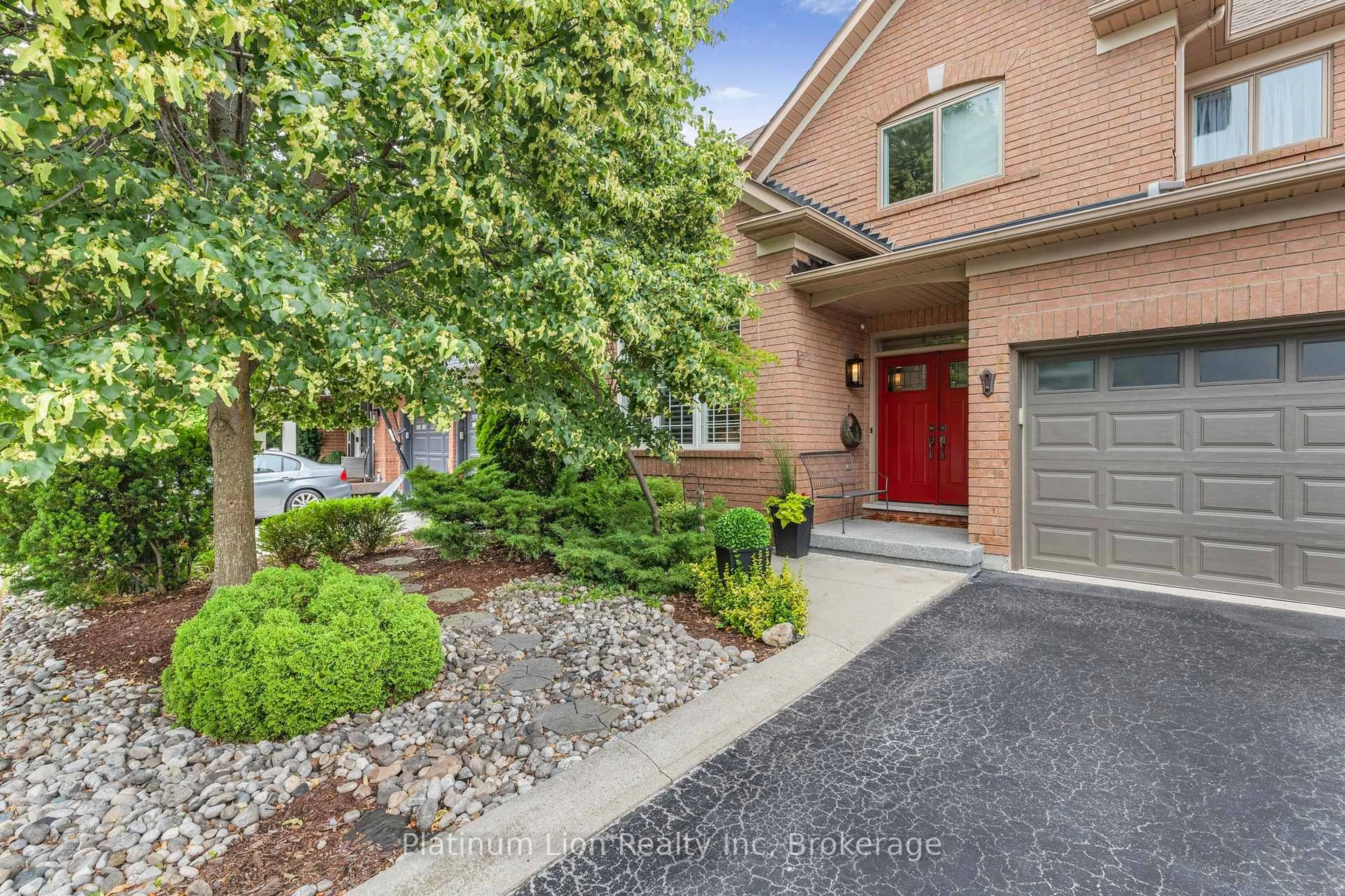 Home with brick exterior material, street for 1256 Roundwood Cres, Oakville Ontario L6M 4A3