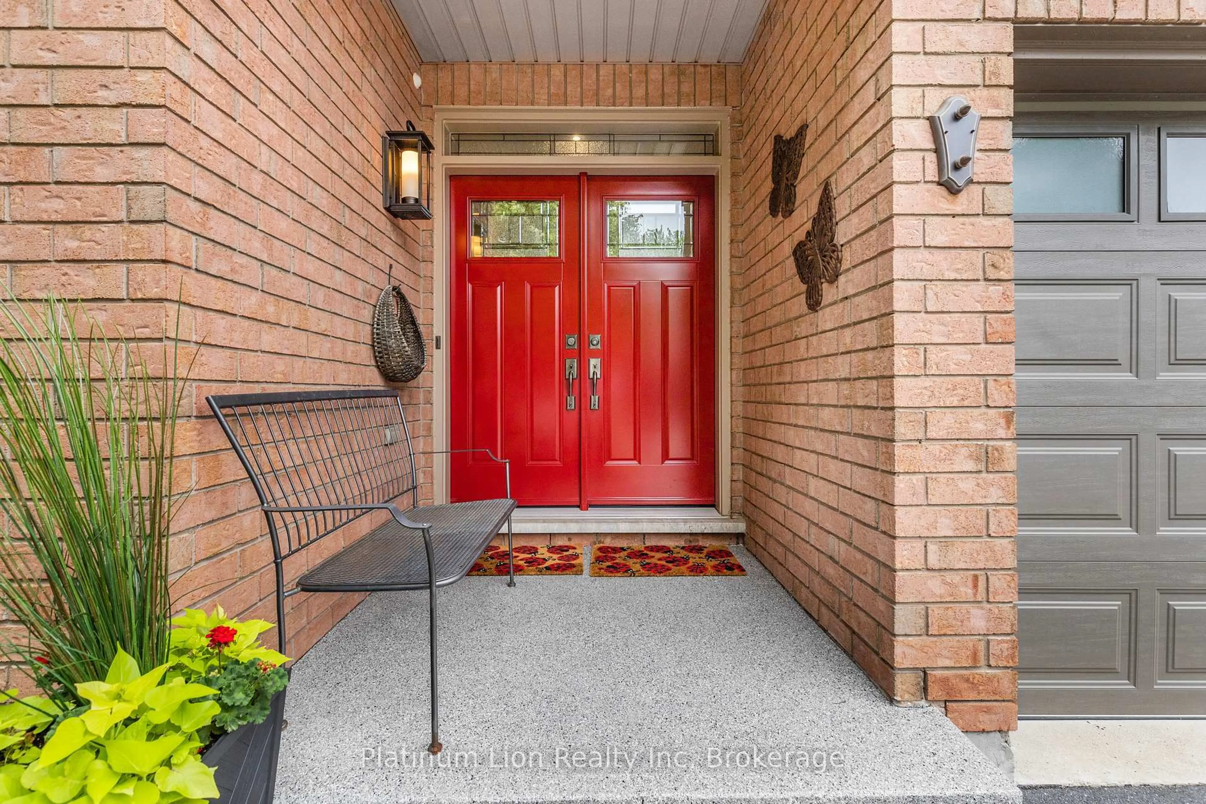 Indoor entryway for 1256 Roundwood Cres, Oakville Ontario L6M 4A3
