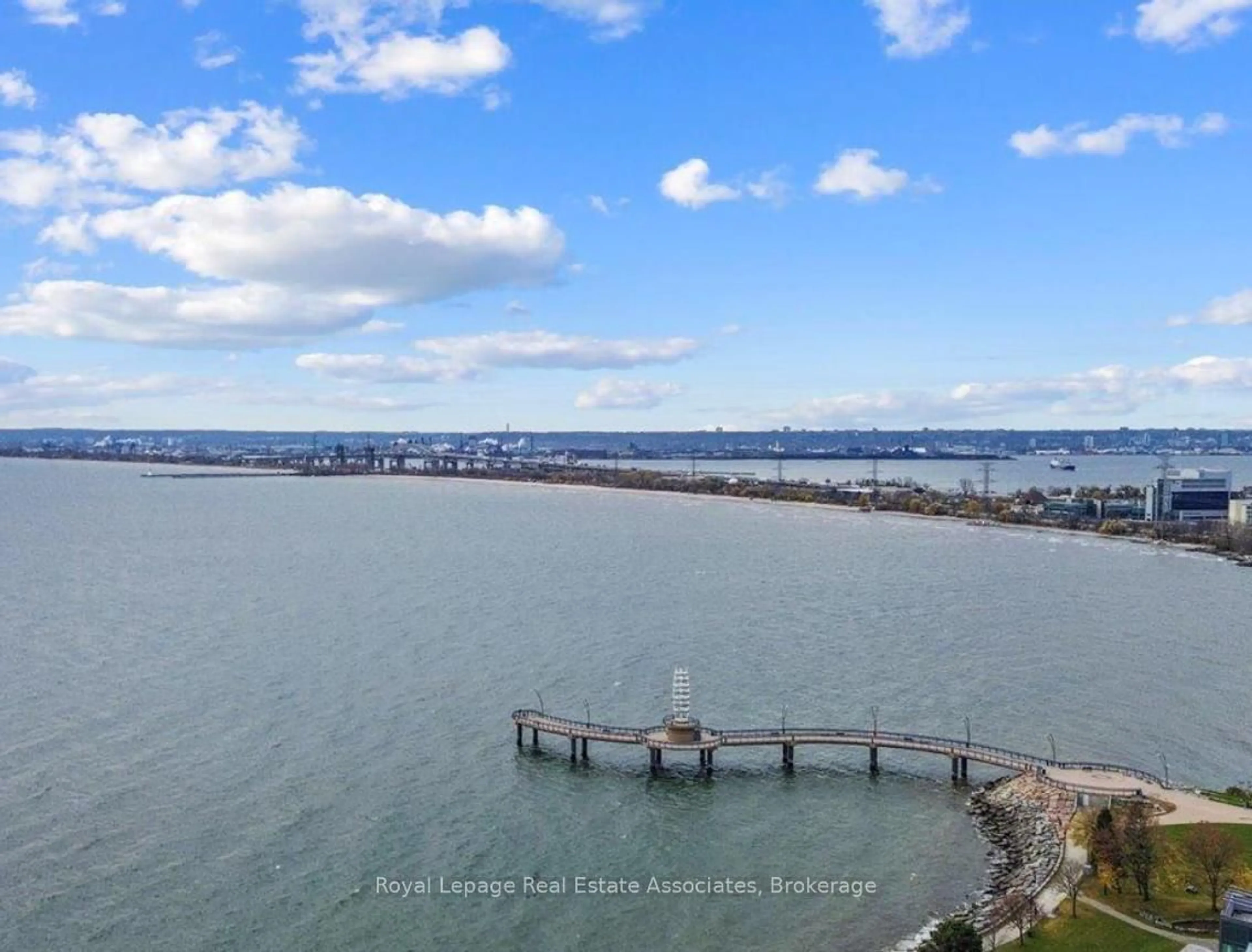 A pic from outside/outdoor area/front of a property/back of a property/a pic from drone, water/lake/river/ocean view for 370 Martha St #602, Burlington Ontario L7R 0G9