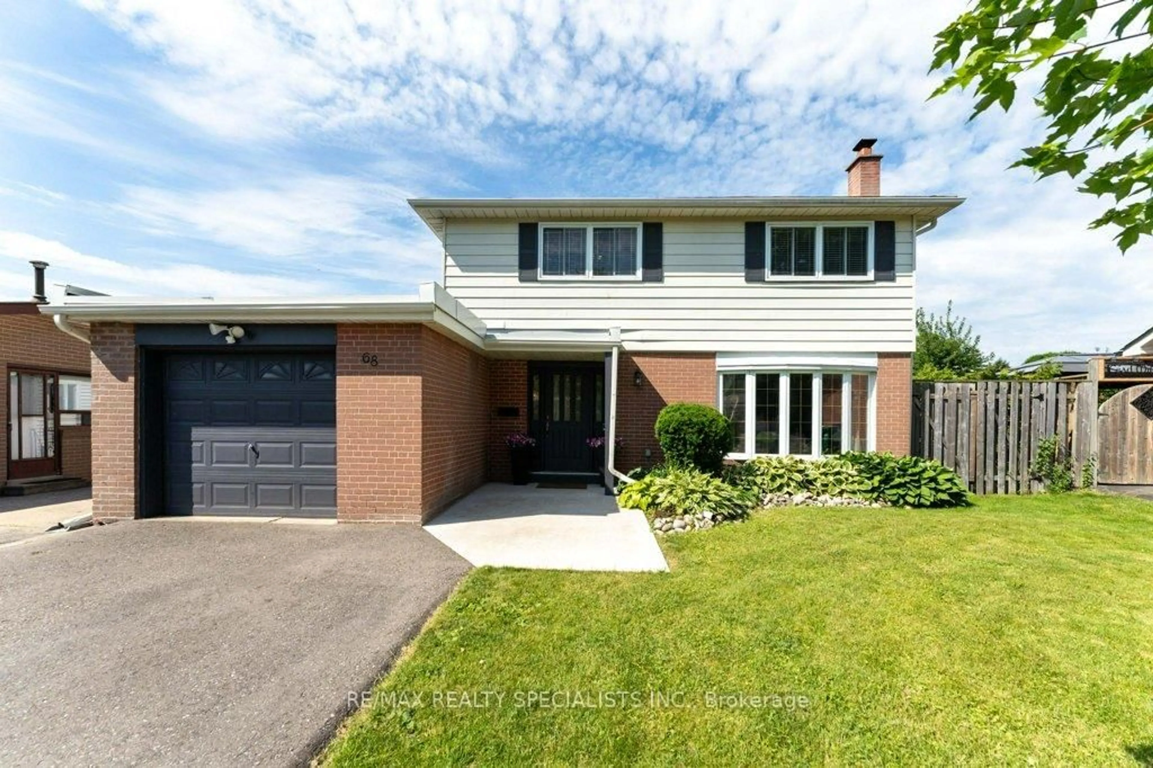 Home with brick exterior material, street for 68 Windermere Crt, Brampton Ontario L6X 2L6