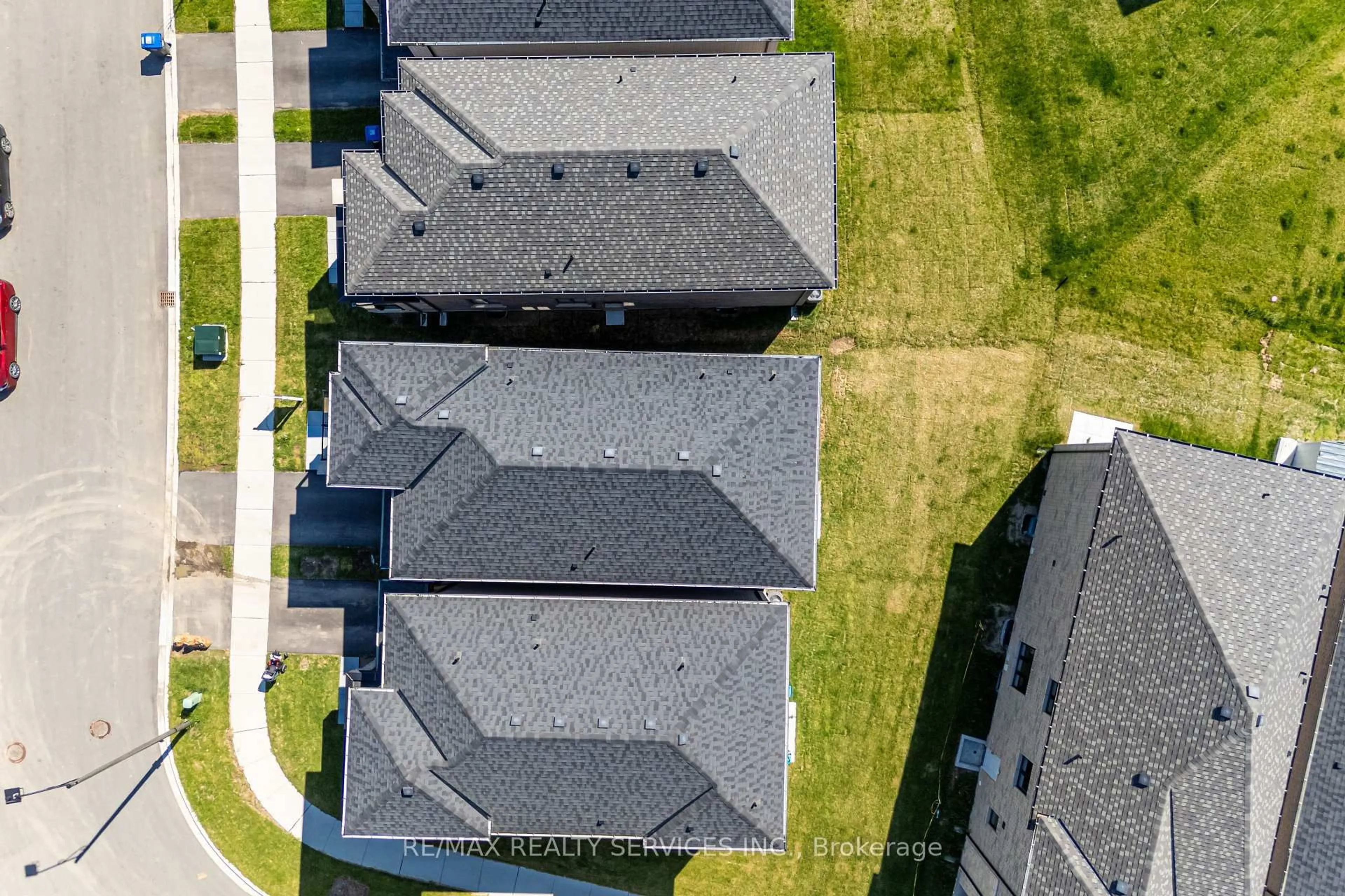 A pic from outside/outdoor area/front of a property/back of a property/a pic from drone, unknown for 68 Camino Real Dr, Caledon Ontario L7C 4L9