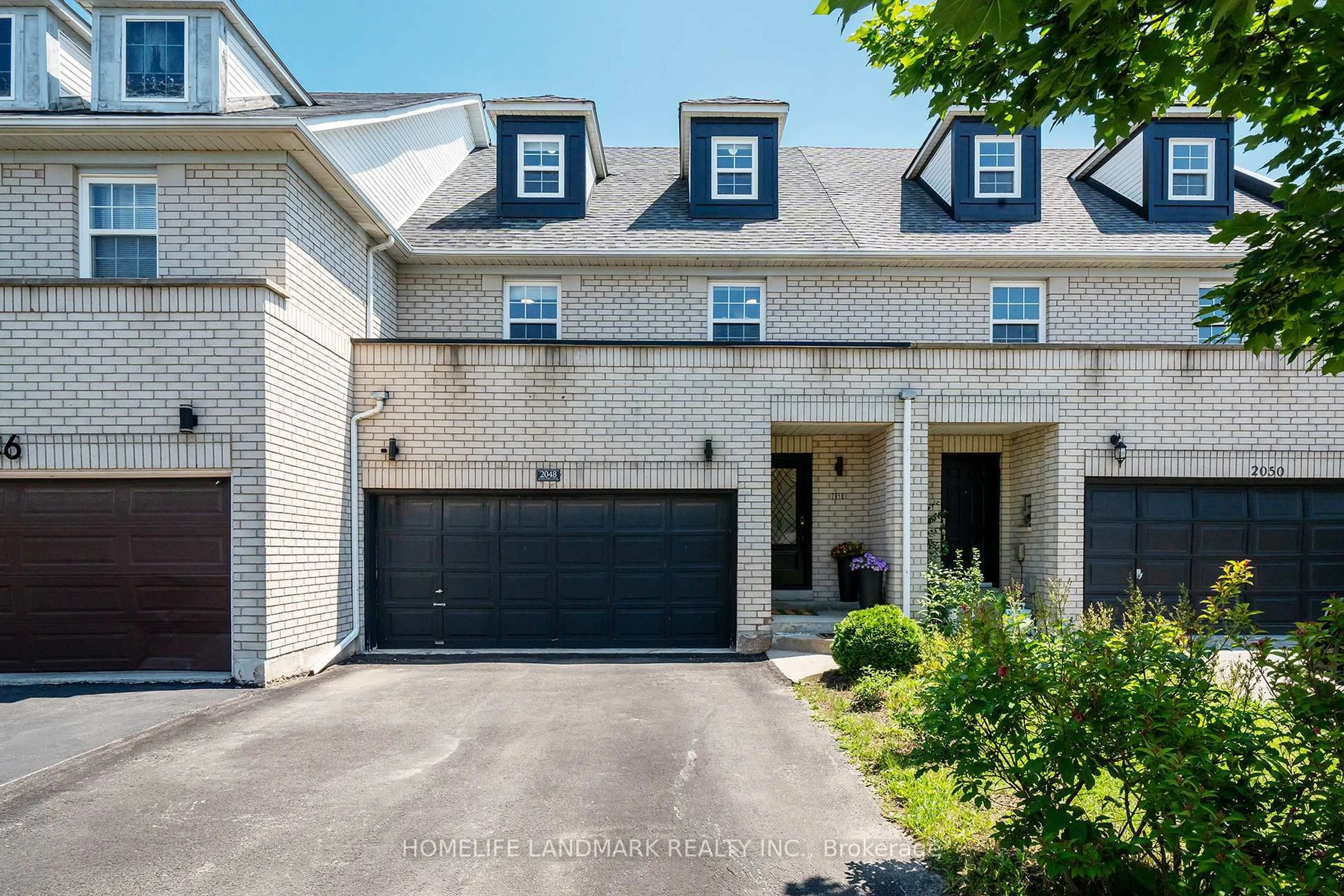 Home with brick exterior material, street for 2048 White Dove Circ, Oakville Ontario L6M 3R7