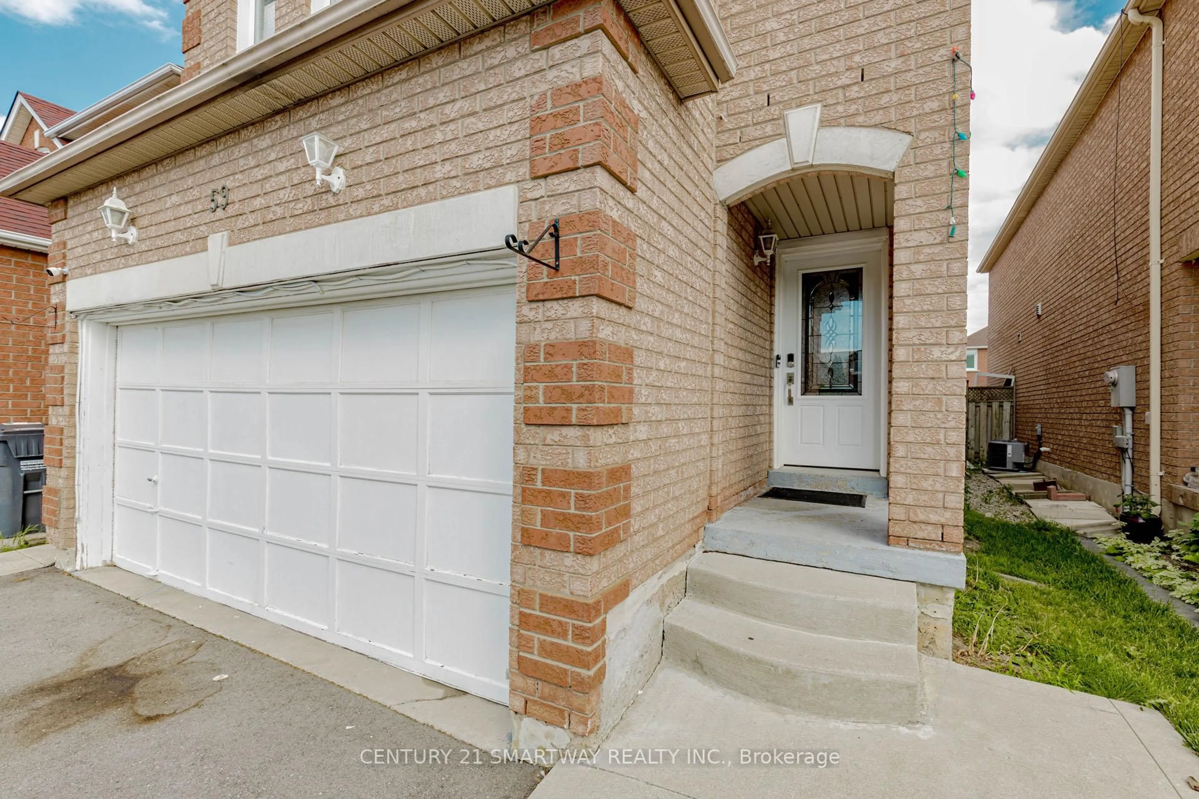 Home with brick exterior material, street for 59 Arthurs Cres, Brampton Ontario L6Y 4Y2