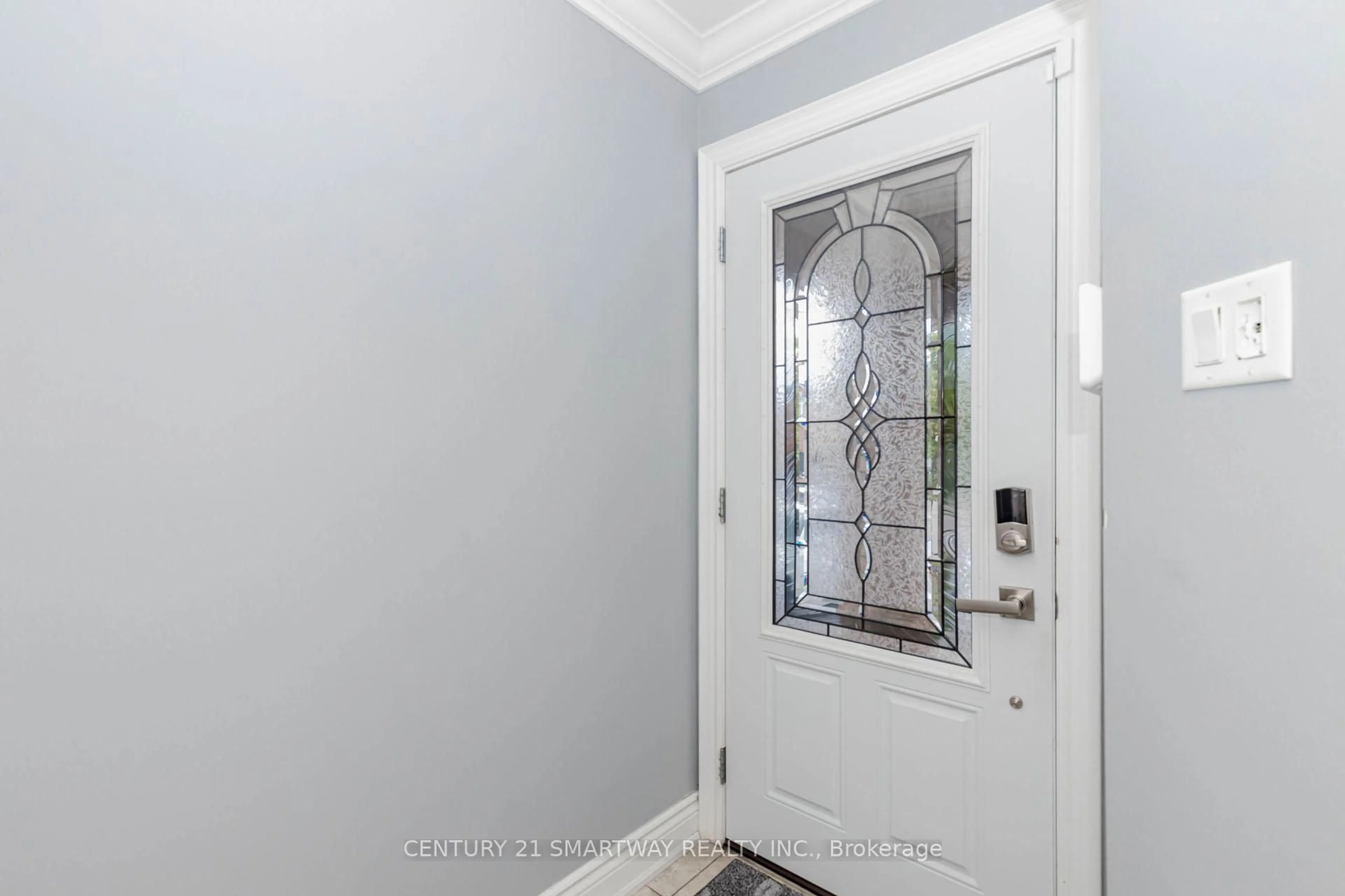 Indoor entryway for 59 Arthurs Cres, Brampton Ontario L6Y 4Y2