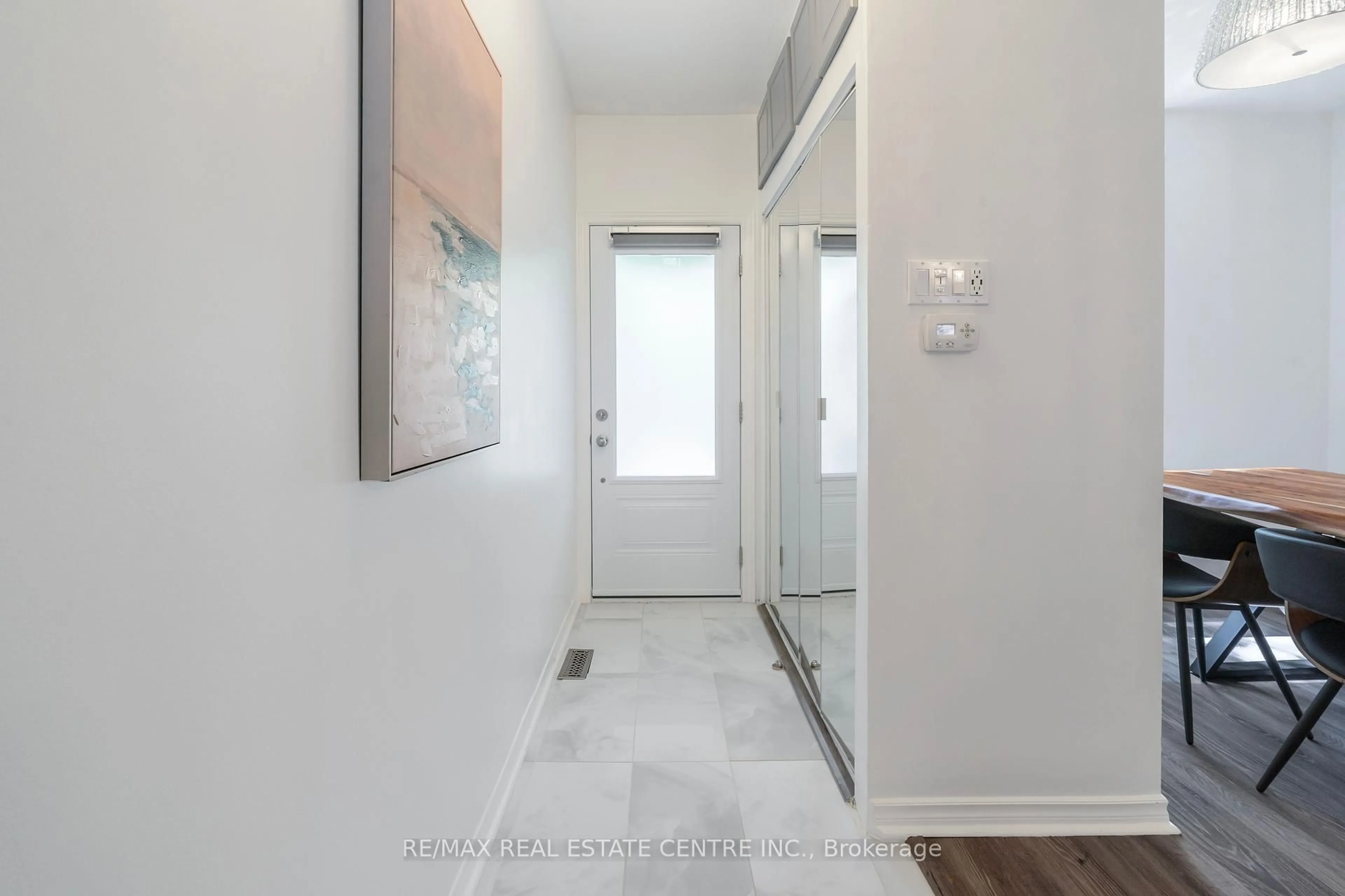 Indoor entryway for 49 Osler St, Toronto Ontario M6P 4A1