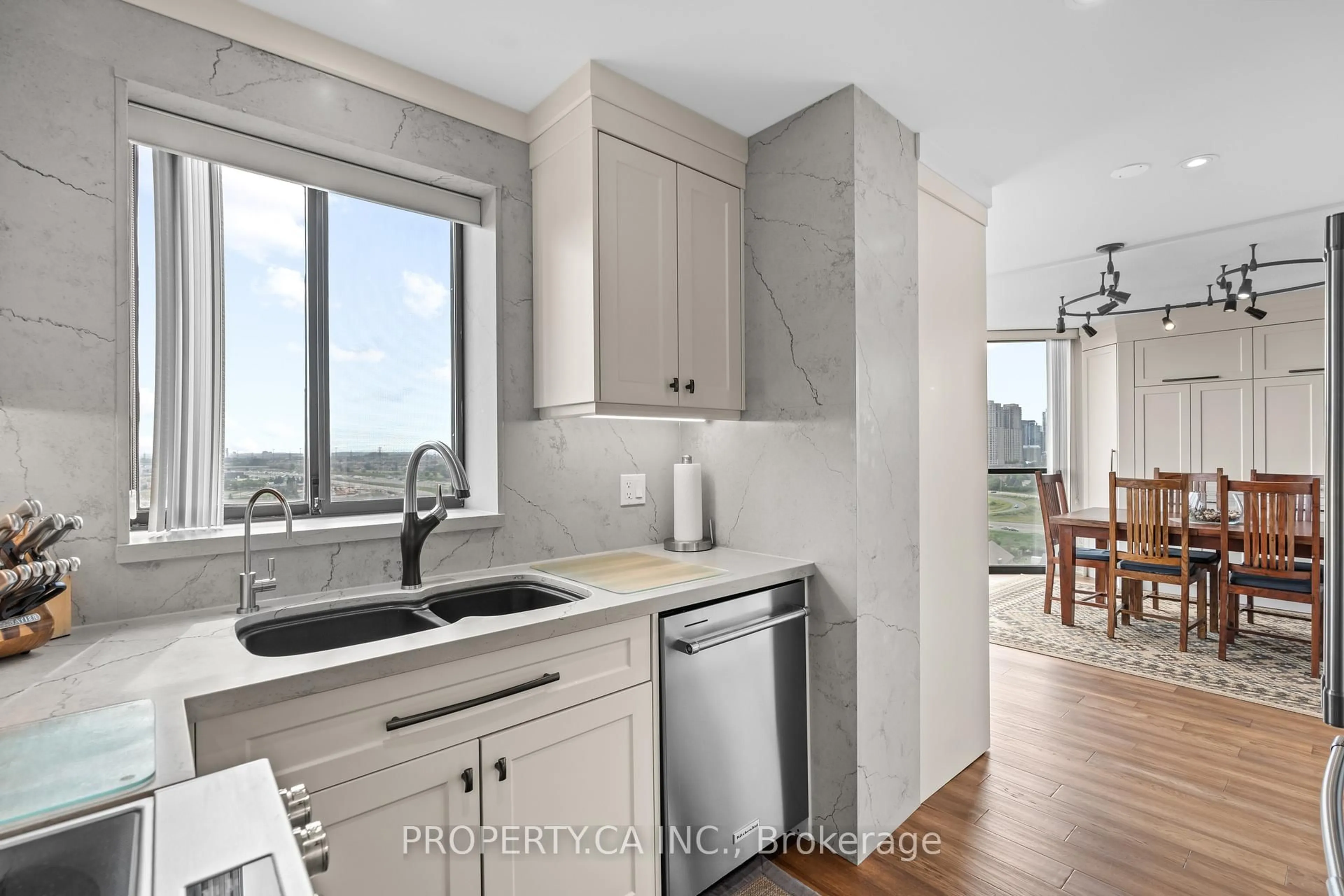 Unknown for 4235 Sherwoodtowne Blvd #1808, Mississauga Ontario L4Z 1W3