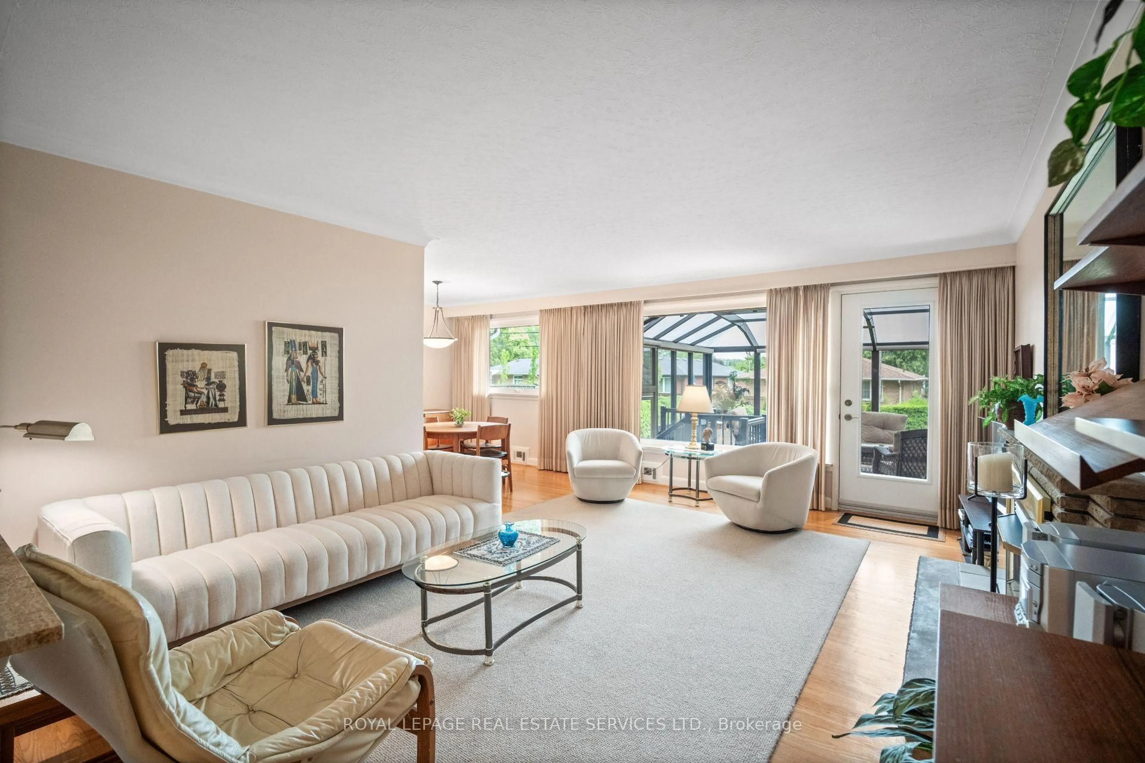 Living room with furniture, unknown for 101 Prince George Dr, Toronto Ontario M9B 2X9