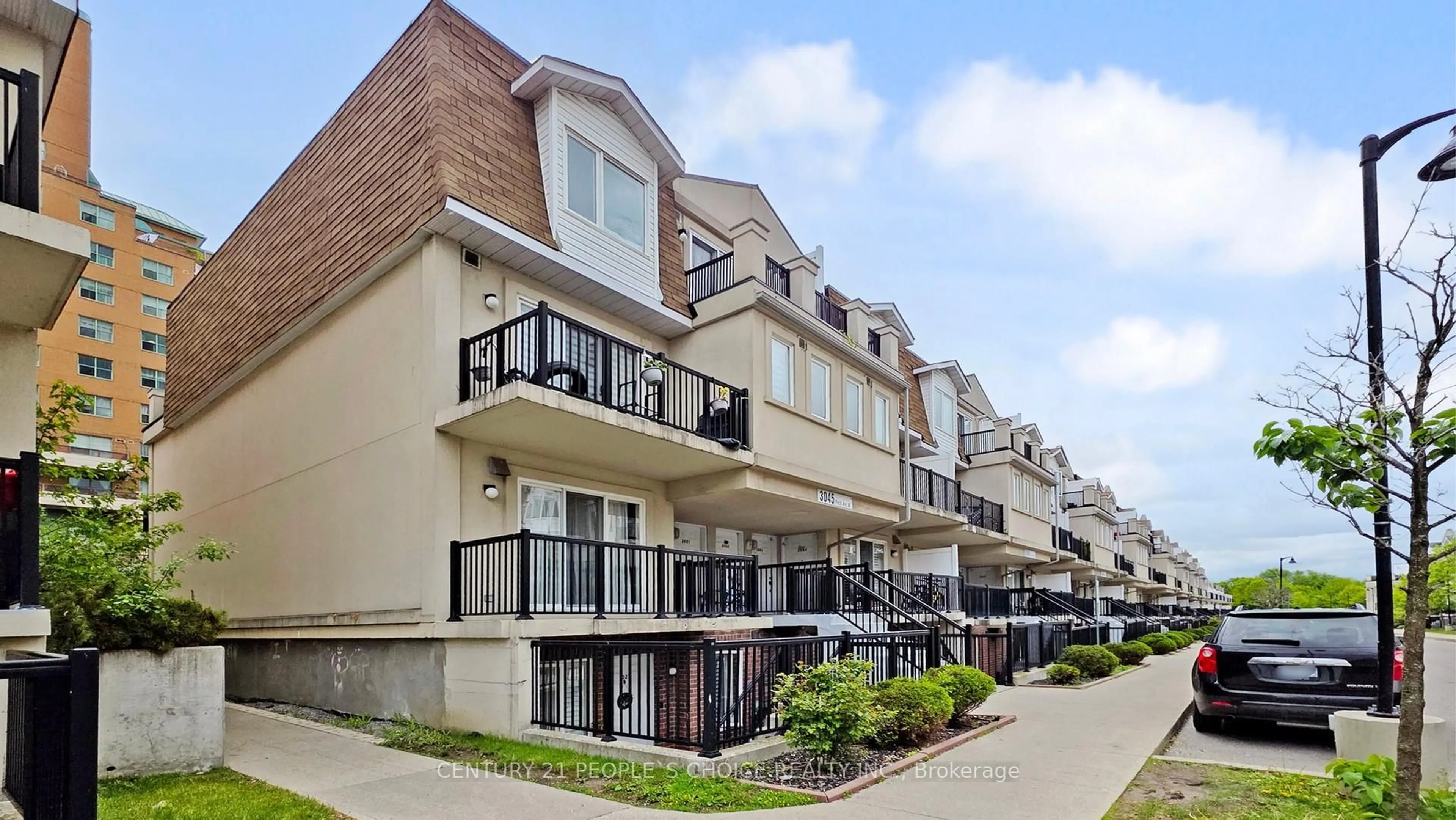 Patio, street for 3045 Finch Ave #1028, Toronto Ontario M9M 0A5