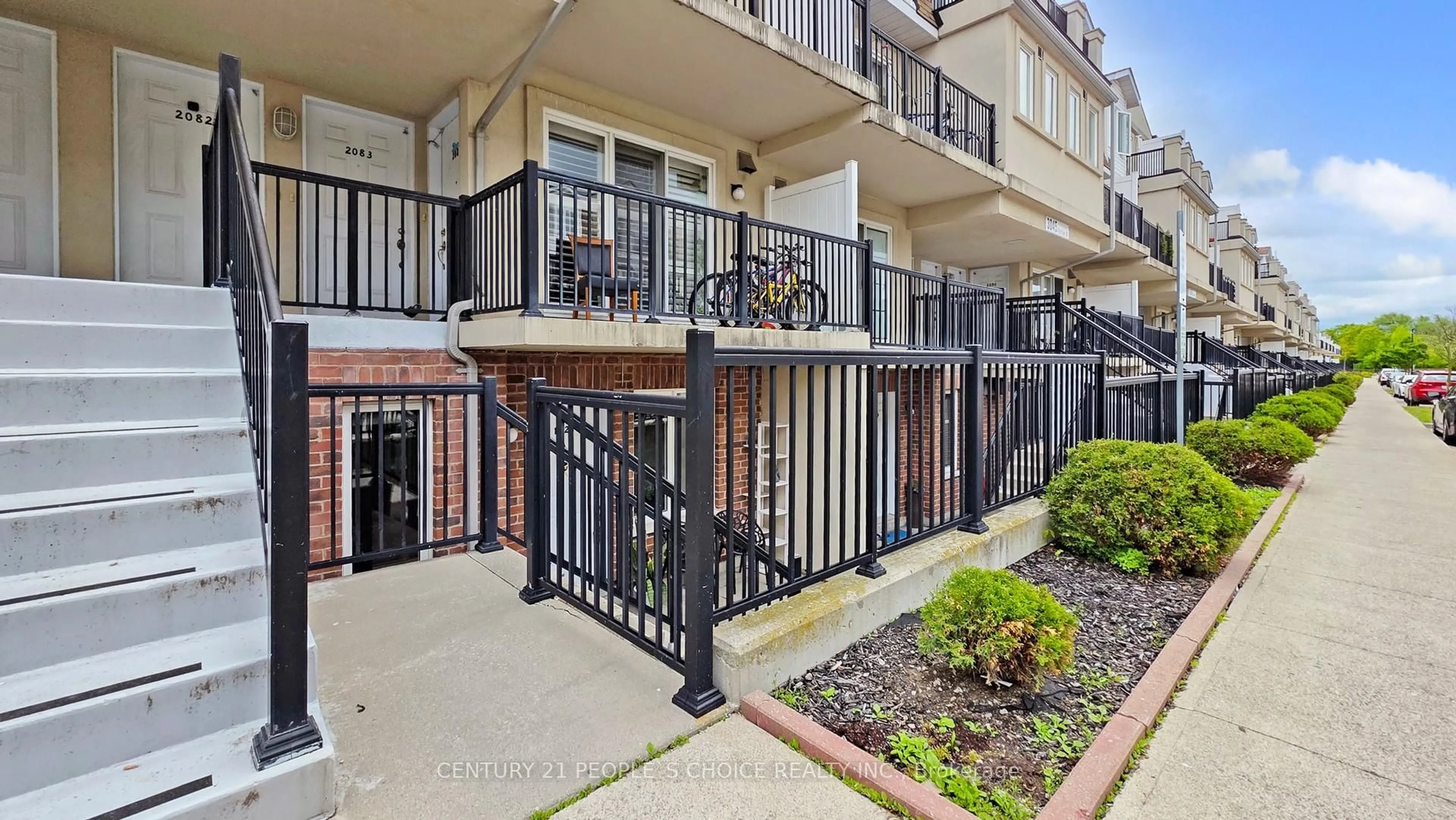 Patio, street for 3045 Finch Ave #1028, Toronto Ontario M9M 0A5