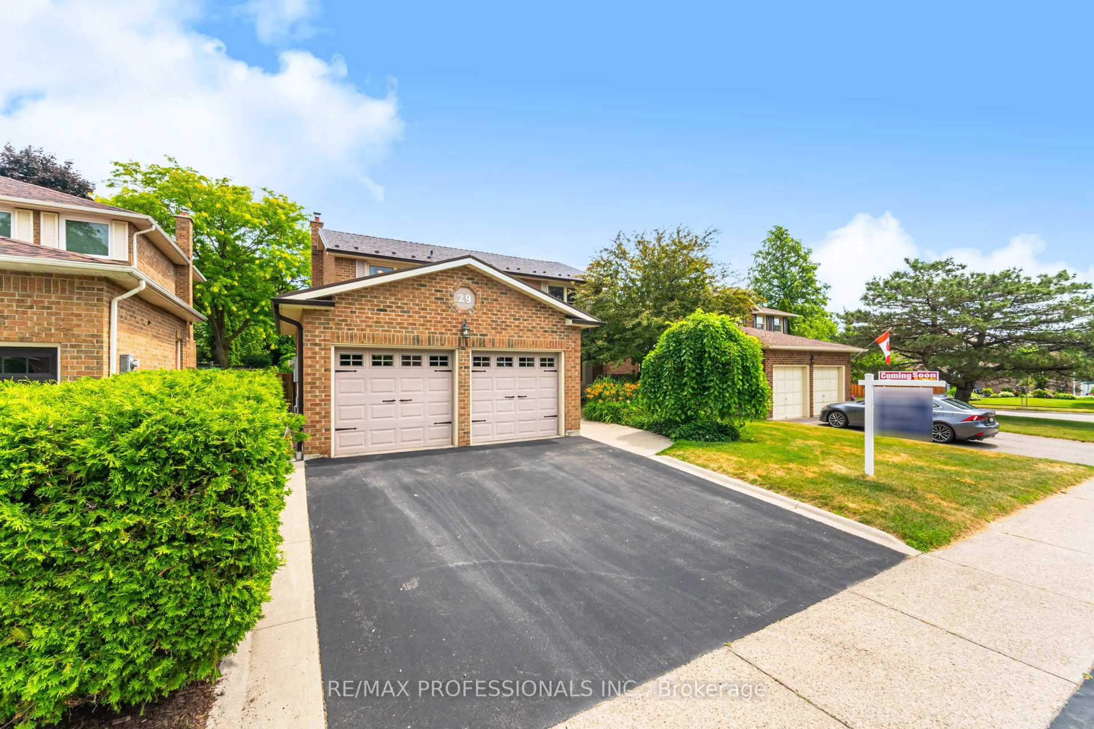Unknown for 29 Barr Cres, Brampton Ontario L6Z 3E5