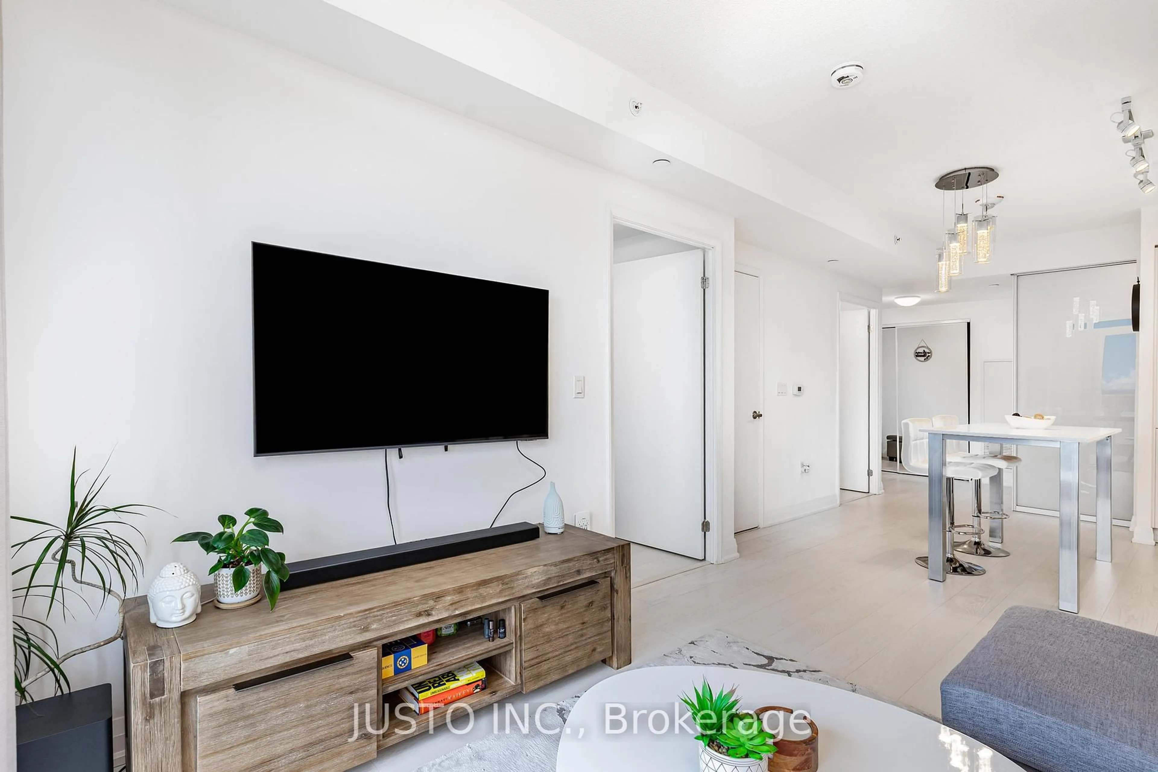 Home theater for 30 Gibbs Rd #2701, Toronto Ontario M9B 0E4