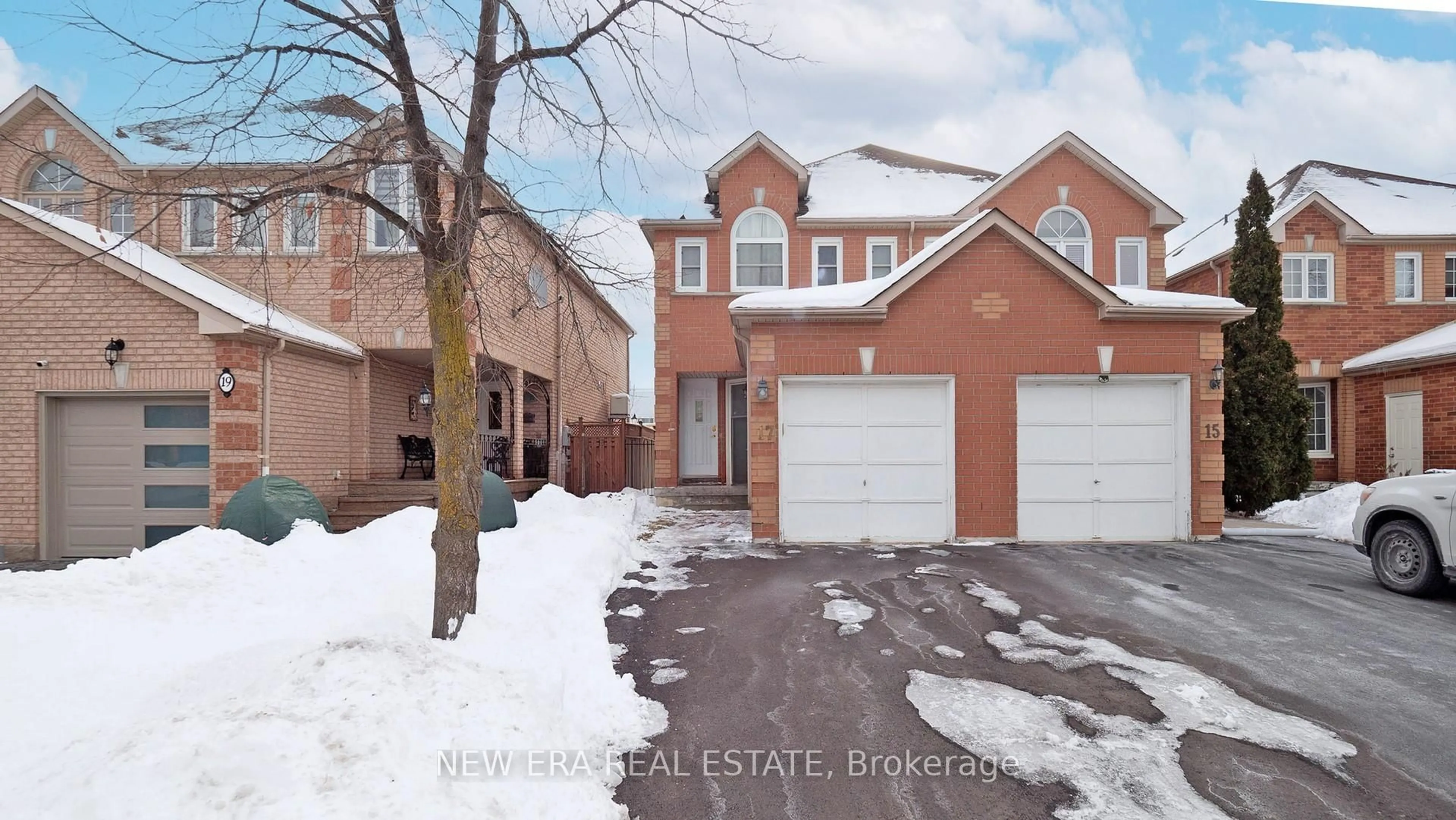 Home with brick exterior material, street for 17 Caruso Dr, Brampton Ontario L6Y 5B1