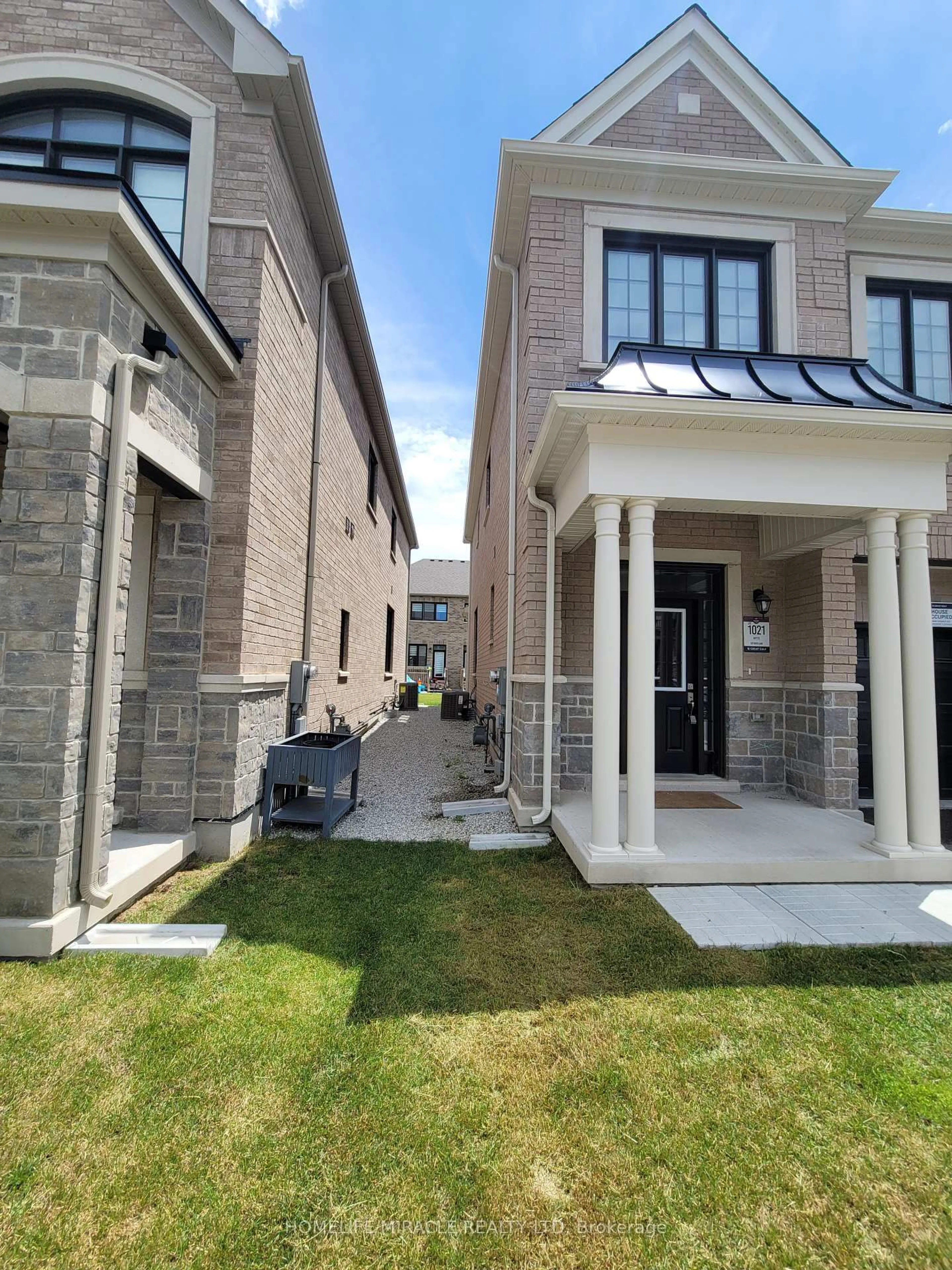 Home with brick exterior material, street for 597 Boyd Lane, Milton Ontario L9E 1W6