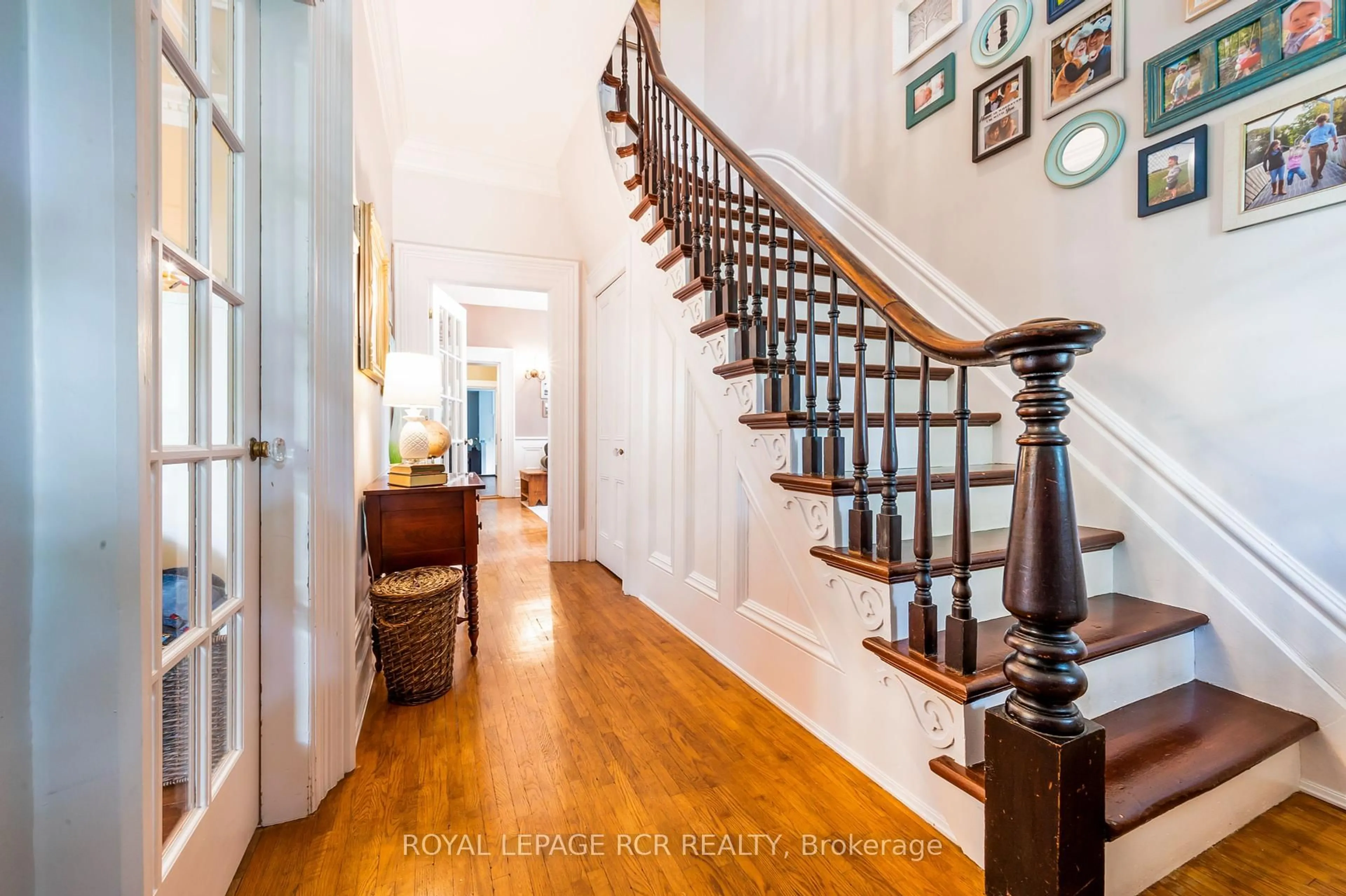 Indoor entryway for 67 Zina St, Orangeville Ontario L9W 1E6