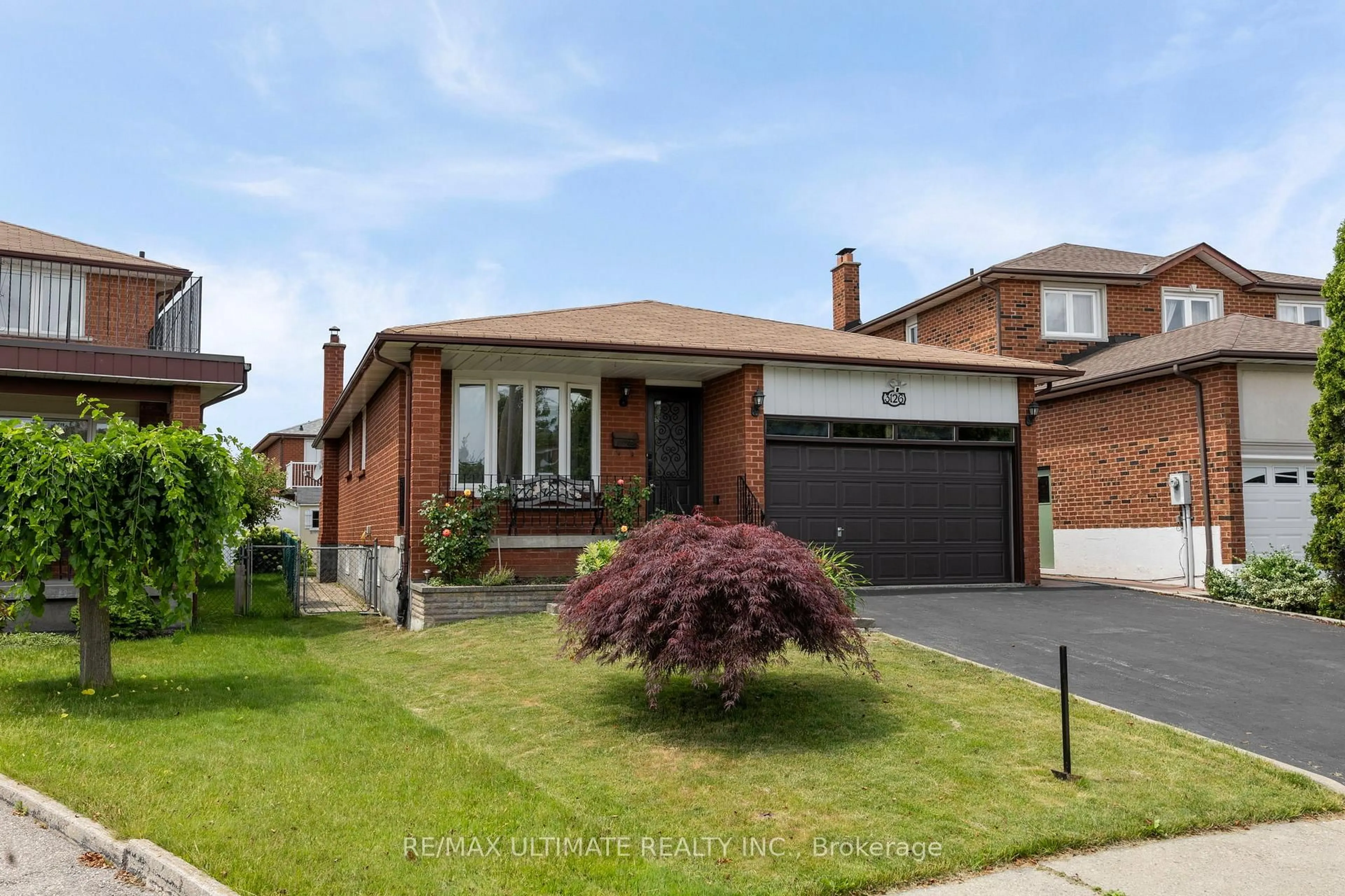Home with brick exterior material, street for 3126 Nawbrook Rd, Mississauga Ontario L4X 2V5