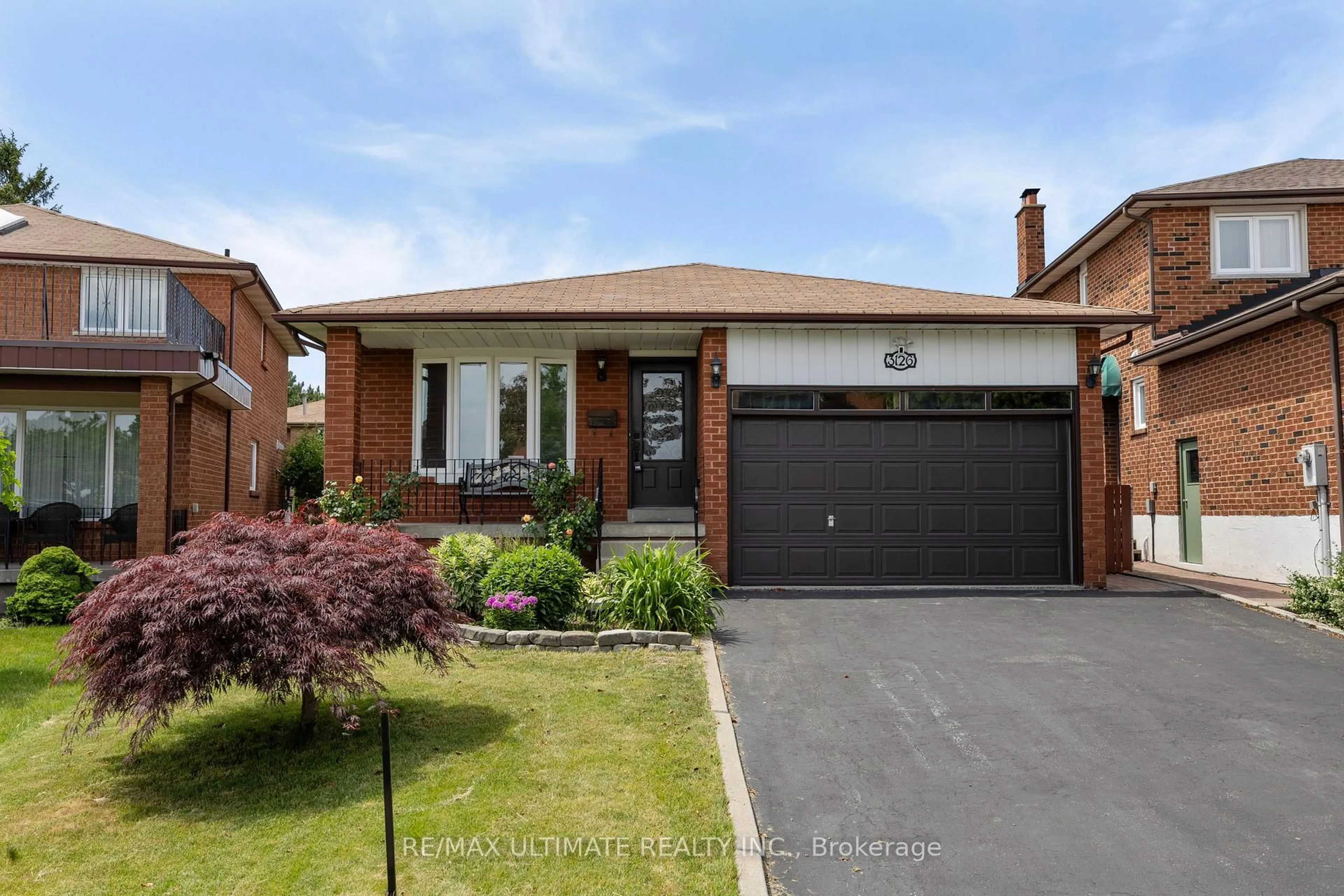Home with brick exterior material, street for 3126 Nawbrook Rd, Mississauga Ontario L4X 2V5