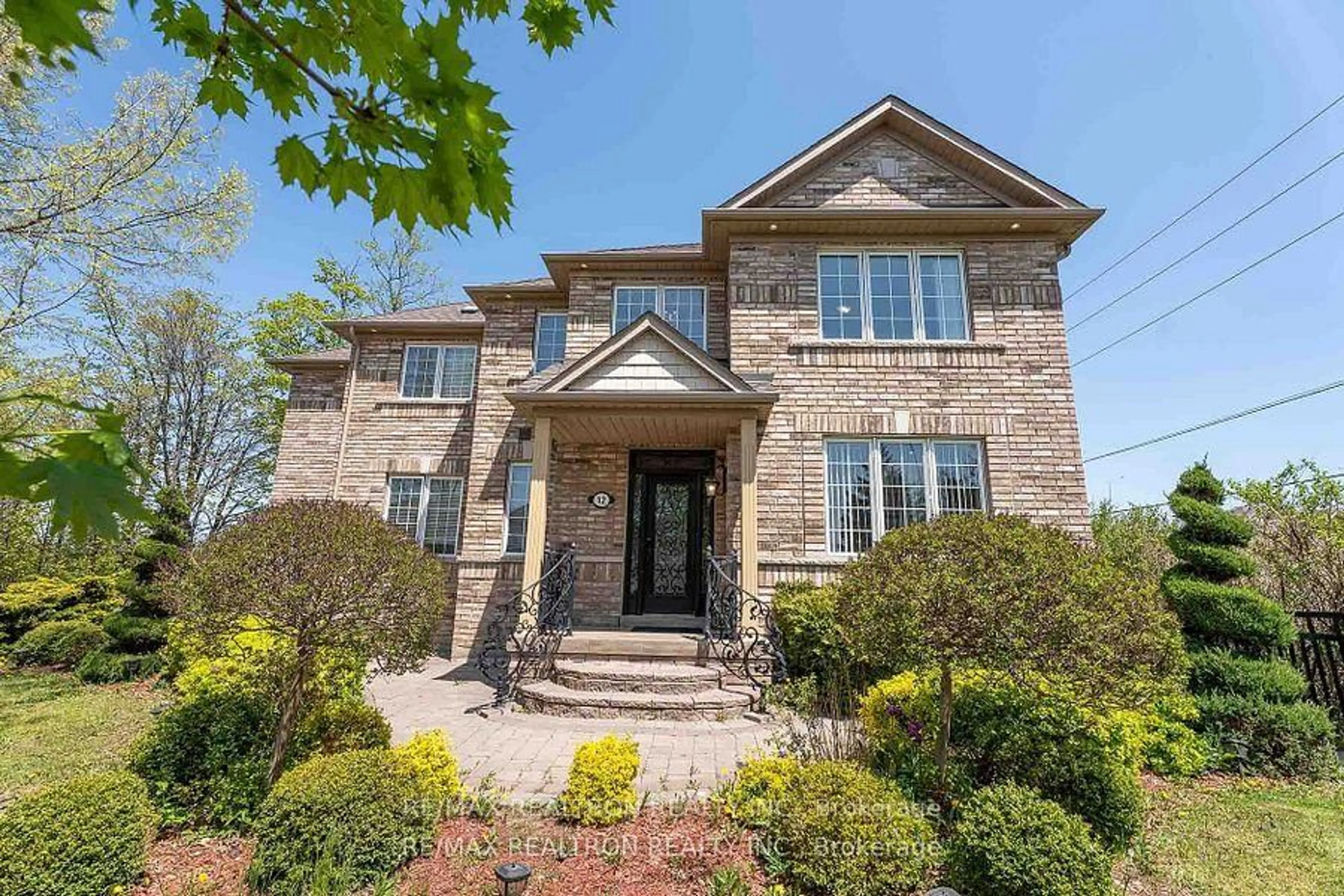 Home with brick exterior material, street for 12 Edgevalley Crt, Brampton Ontario L6P 2P8