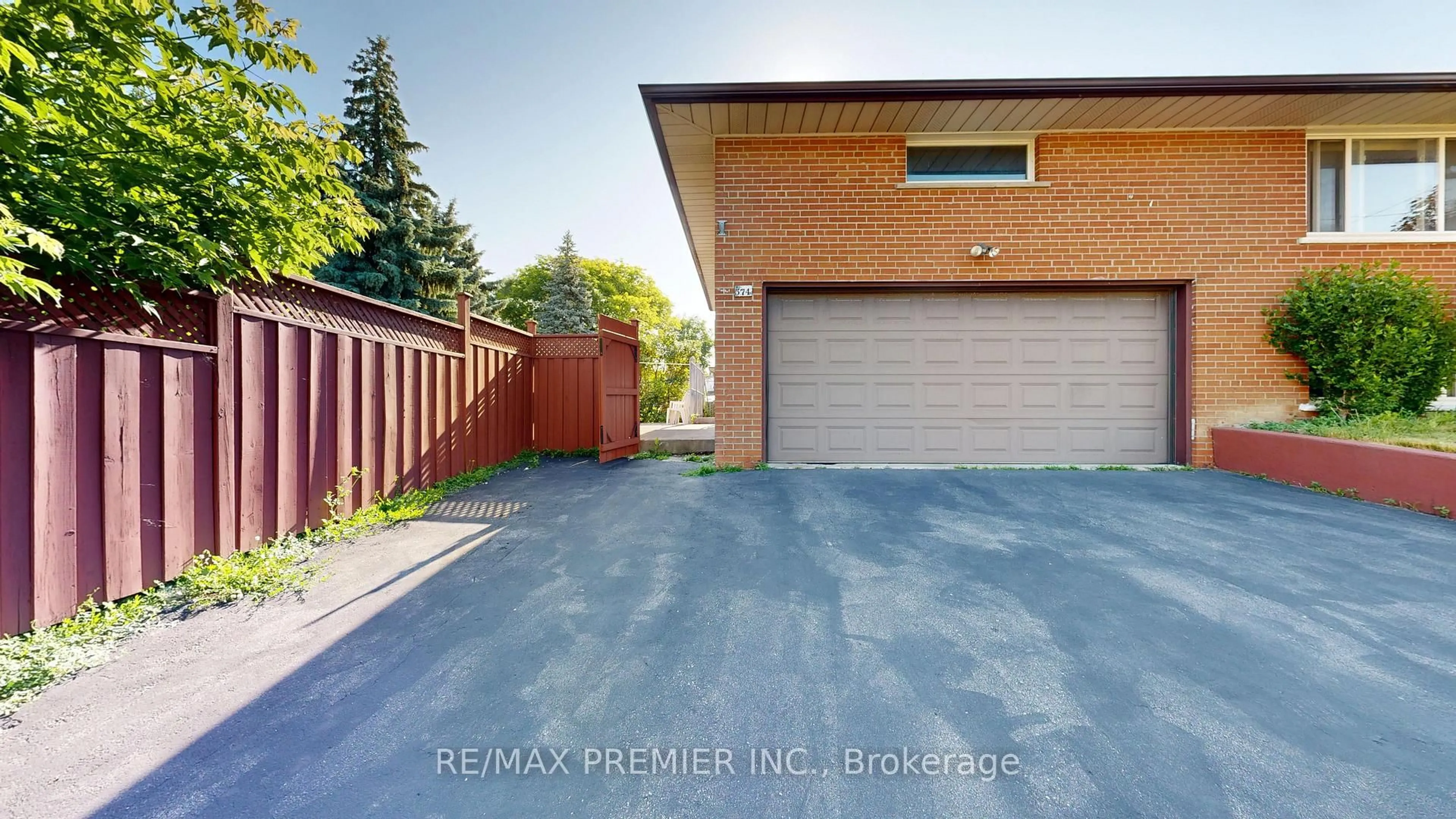 Unknown for 574 Queens Dr, Toronto Ontario M6L 1N3
