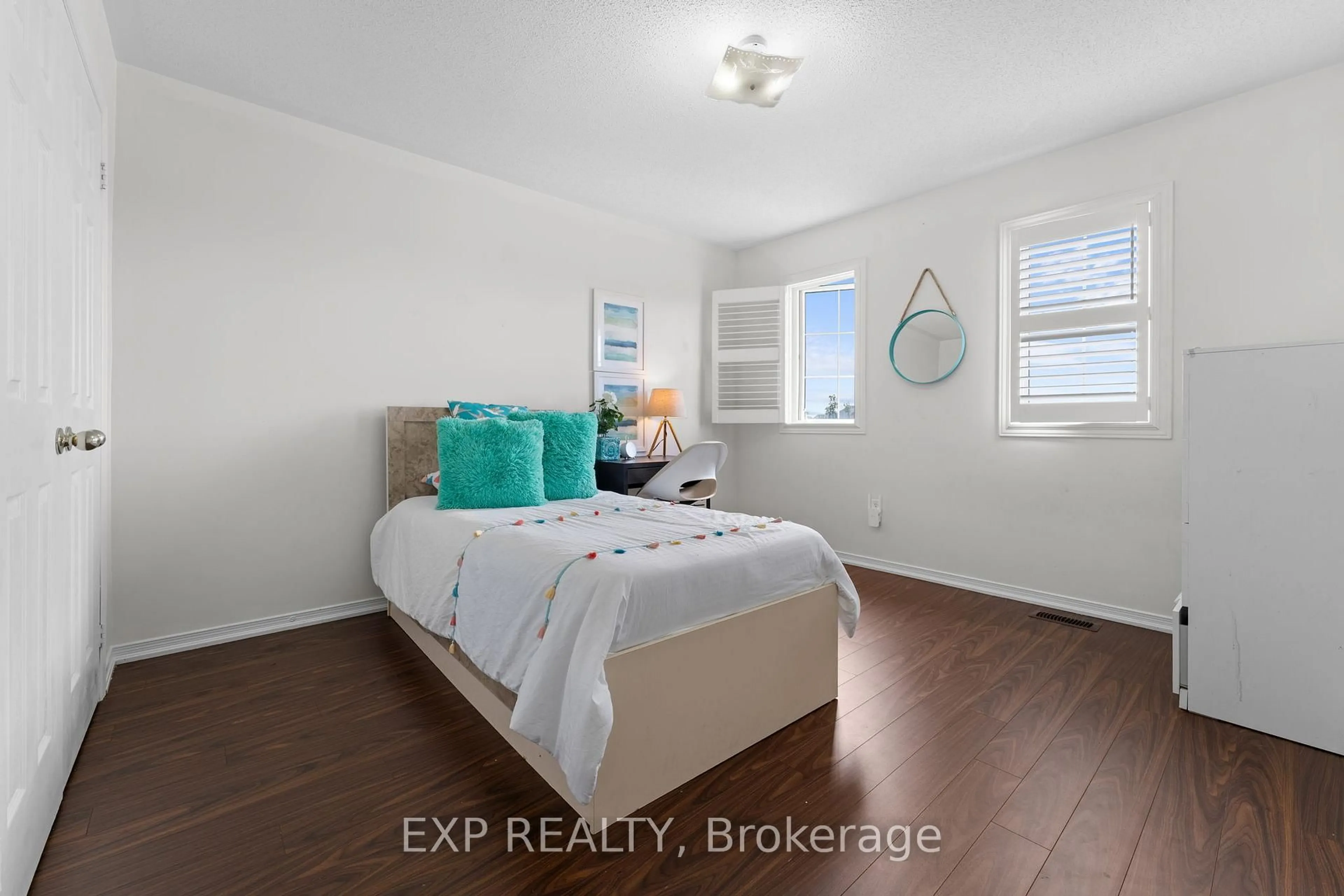 A pic of a room for 13 Burnstown Circ, Brampton Ontario L6P 3M1