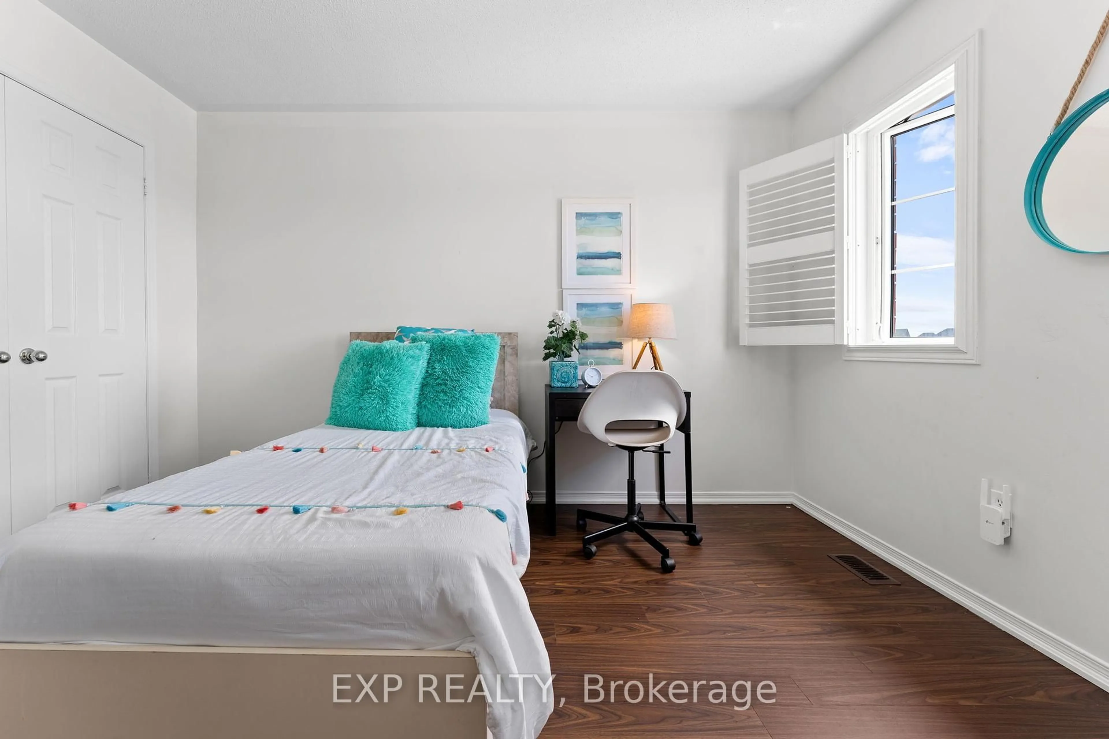 A pic of a room for 13 Burnstown Circ, Brampton Ontario L6P 3M1