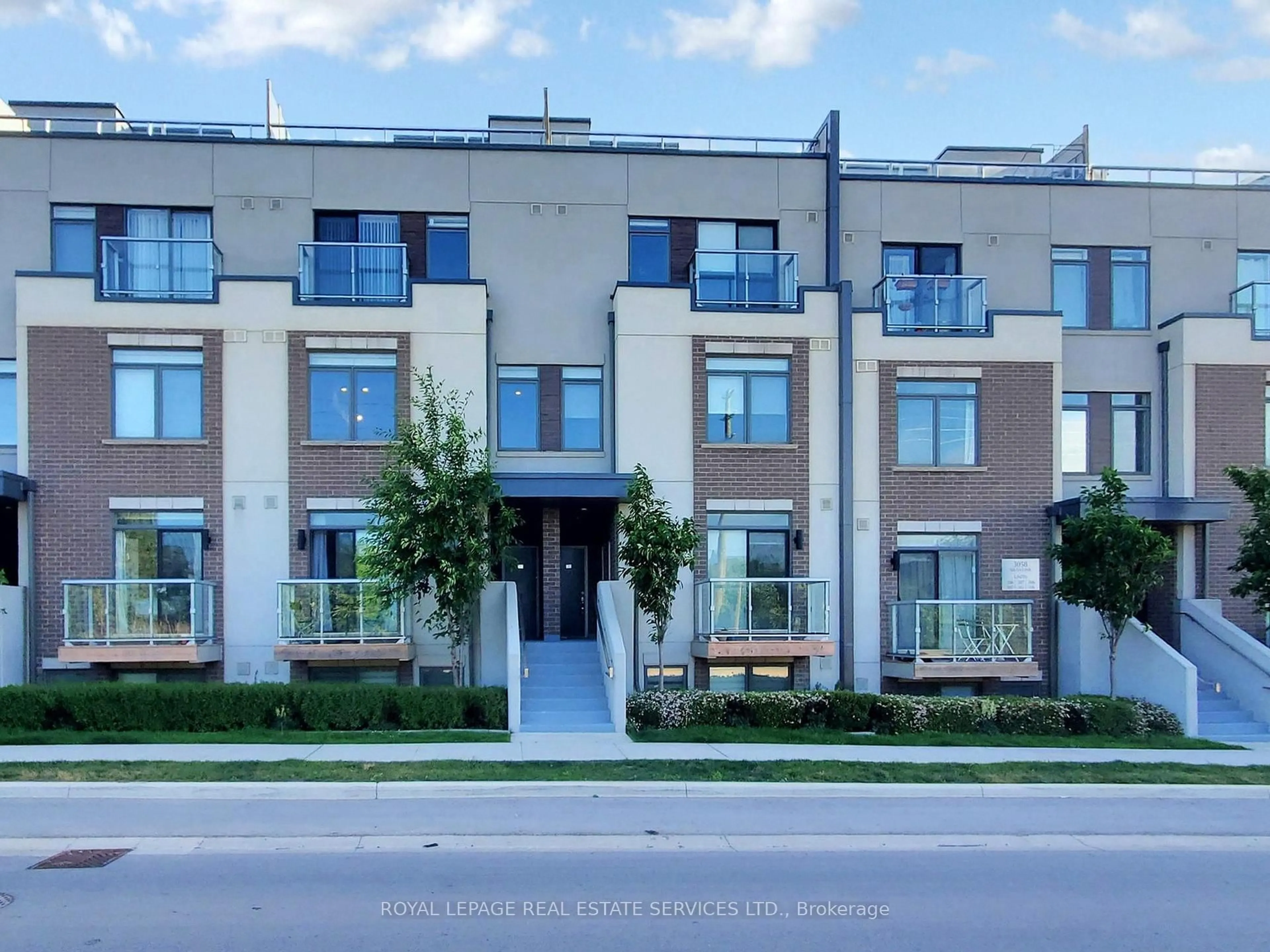 Home with brick exterior material, street for 3058 Sixth Line #304, Oakville Ontario L6M 1P8