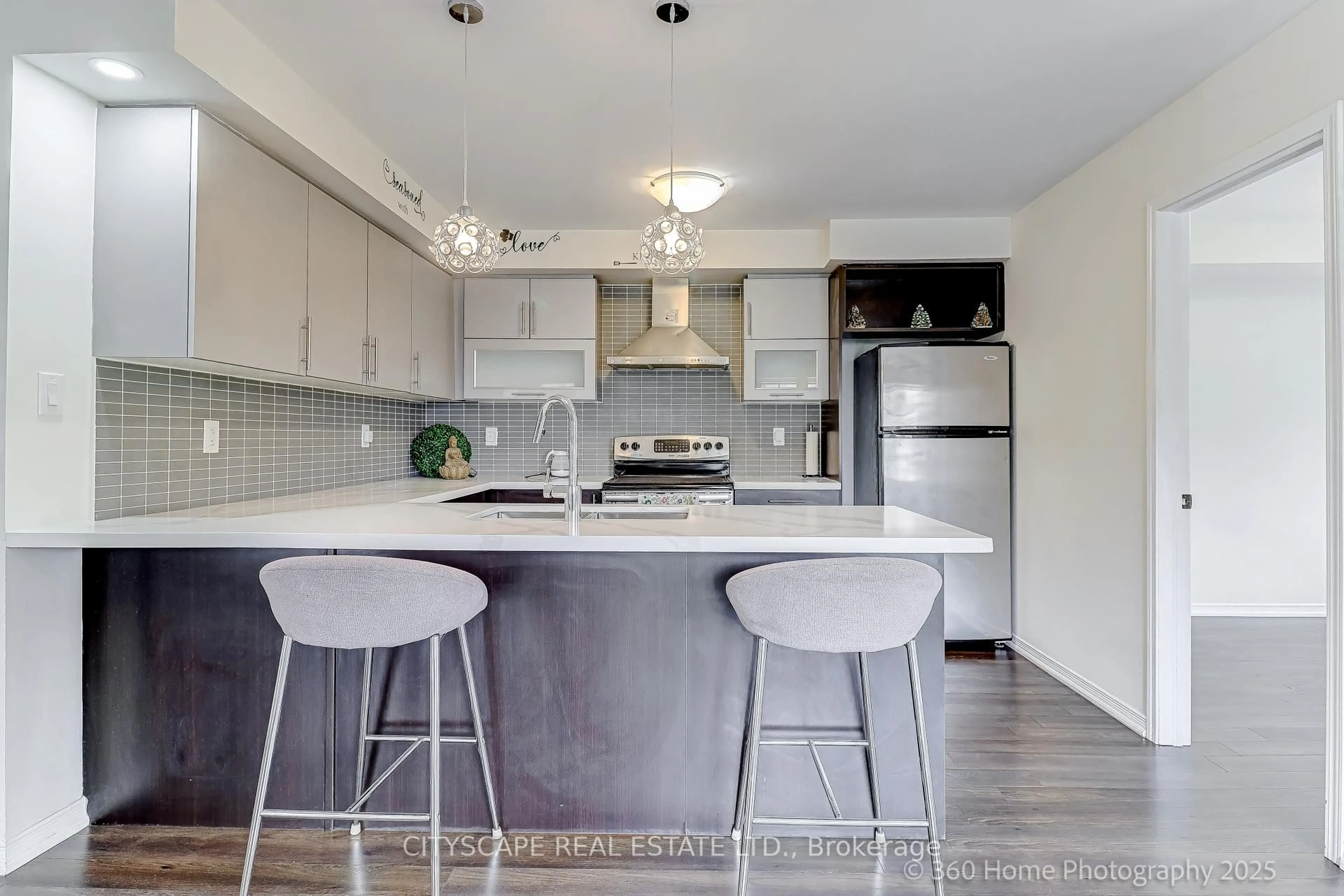 Open concept kitchen, unknown for 49 Golden Springs Dr, Brampton Ontario L7A 4N7