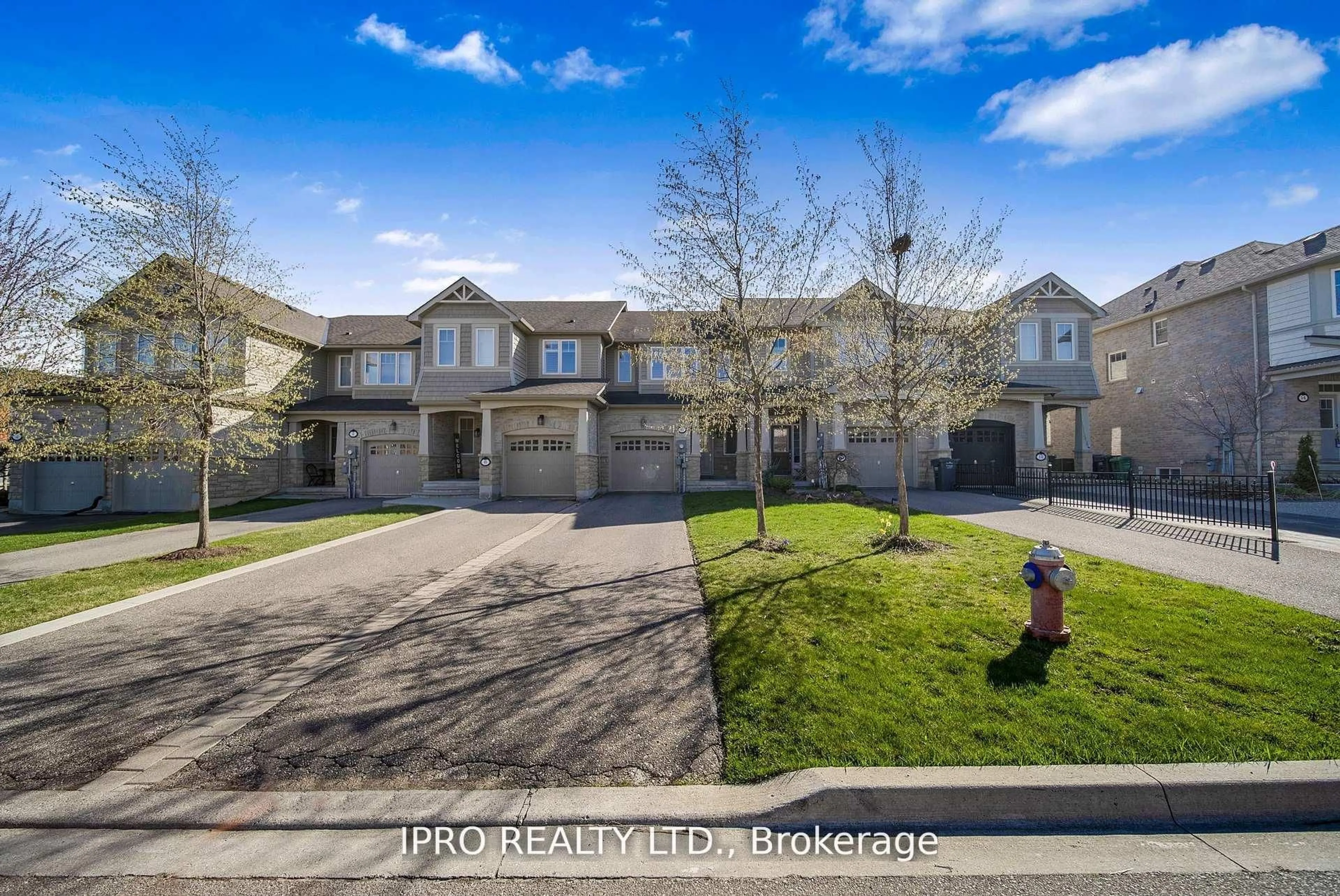 A pic from outside/outdoor area/front of a property/back of a property/a pic from drone, street for 8 Icefall Rd, Caledon Ontario L7C 3T6