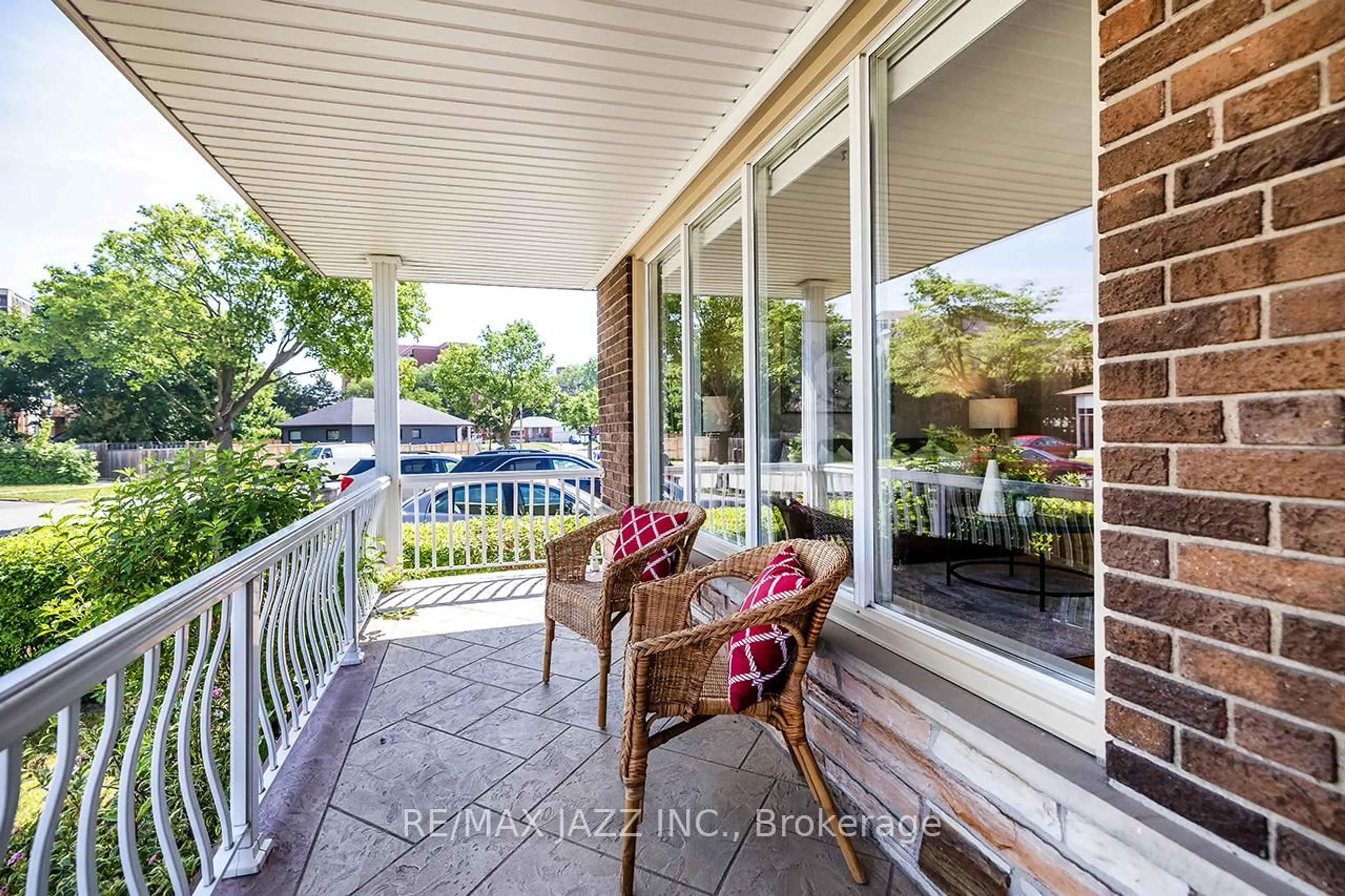 Patio, water/lake/river/ocean view for 54 Bartel Dr, Toronto Ontario M3N 1C9