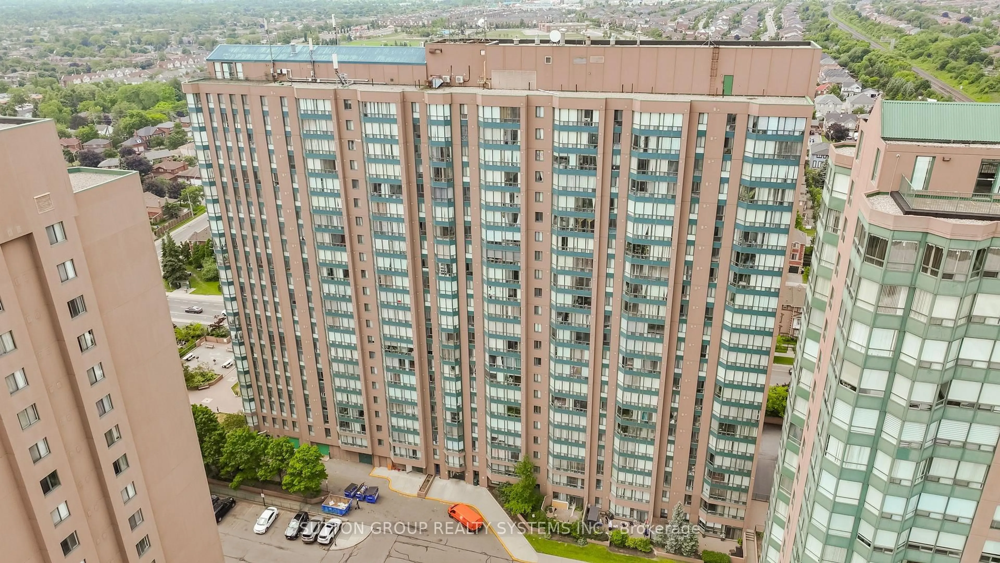 A pic from outside/outdoor area/front of a property/back of a property/a pic from drone, city buildings view from balcony for 155 Hillcrest Ave #815, Mississauga Ontario L5B 3Z2