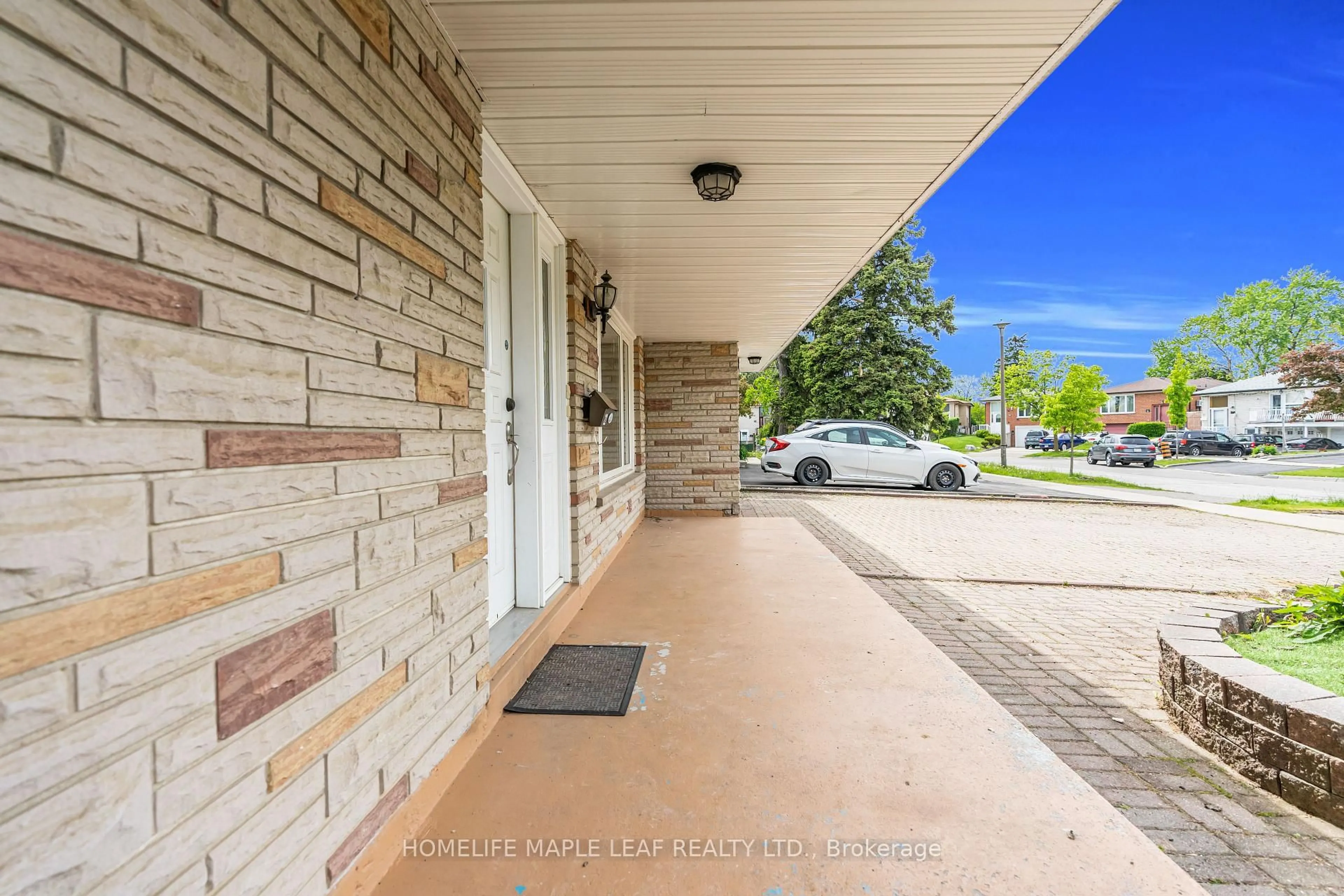 Patio, street for 22 Vange Cres, Toronto Ontario M9V 3N7