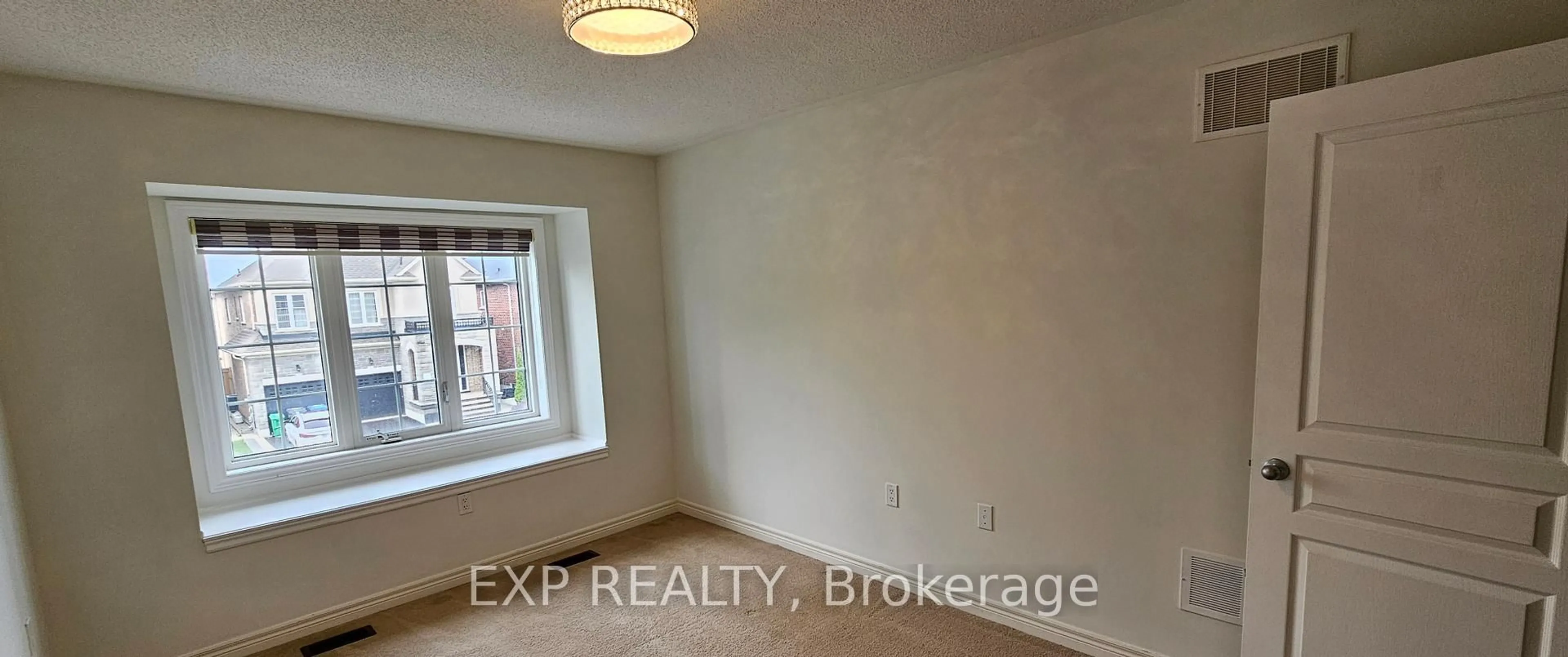 A pic of a room for 16 Blackberry Valley Cres, Caledon Ontario L7C 3Z8